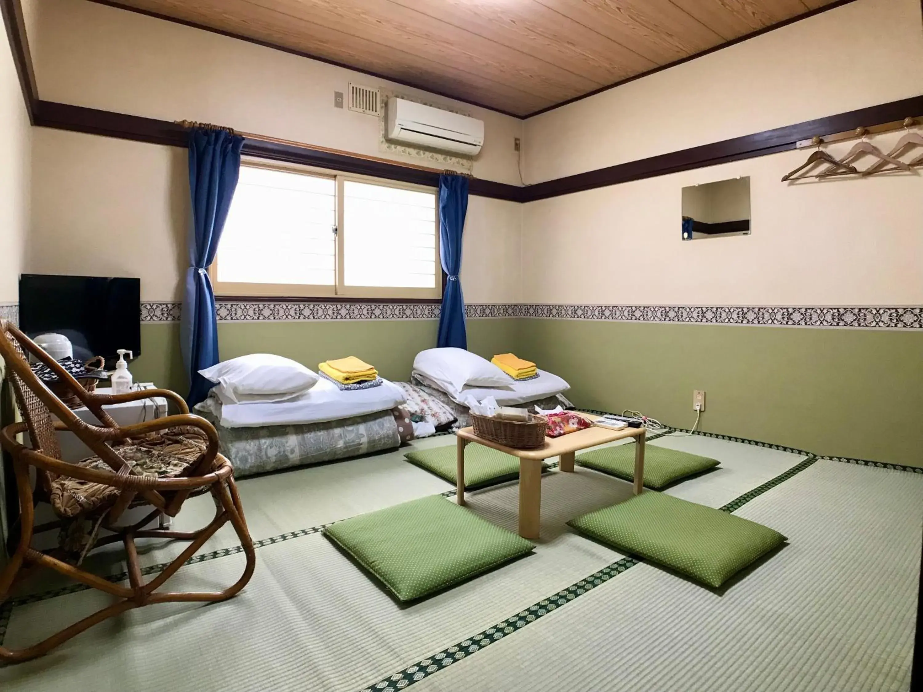 Japanese-Style Triple Room with Shared Bathroom in Pension Puppy Tail