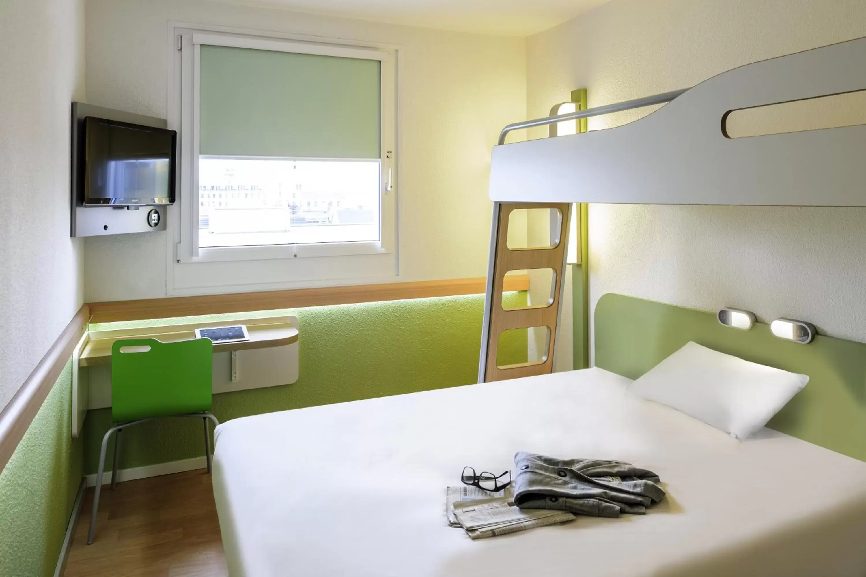 Day, Bunk Bed in ibis budget Winterthur