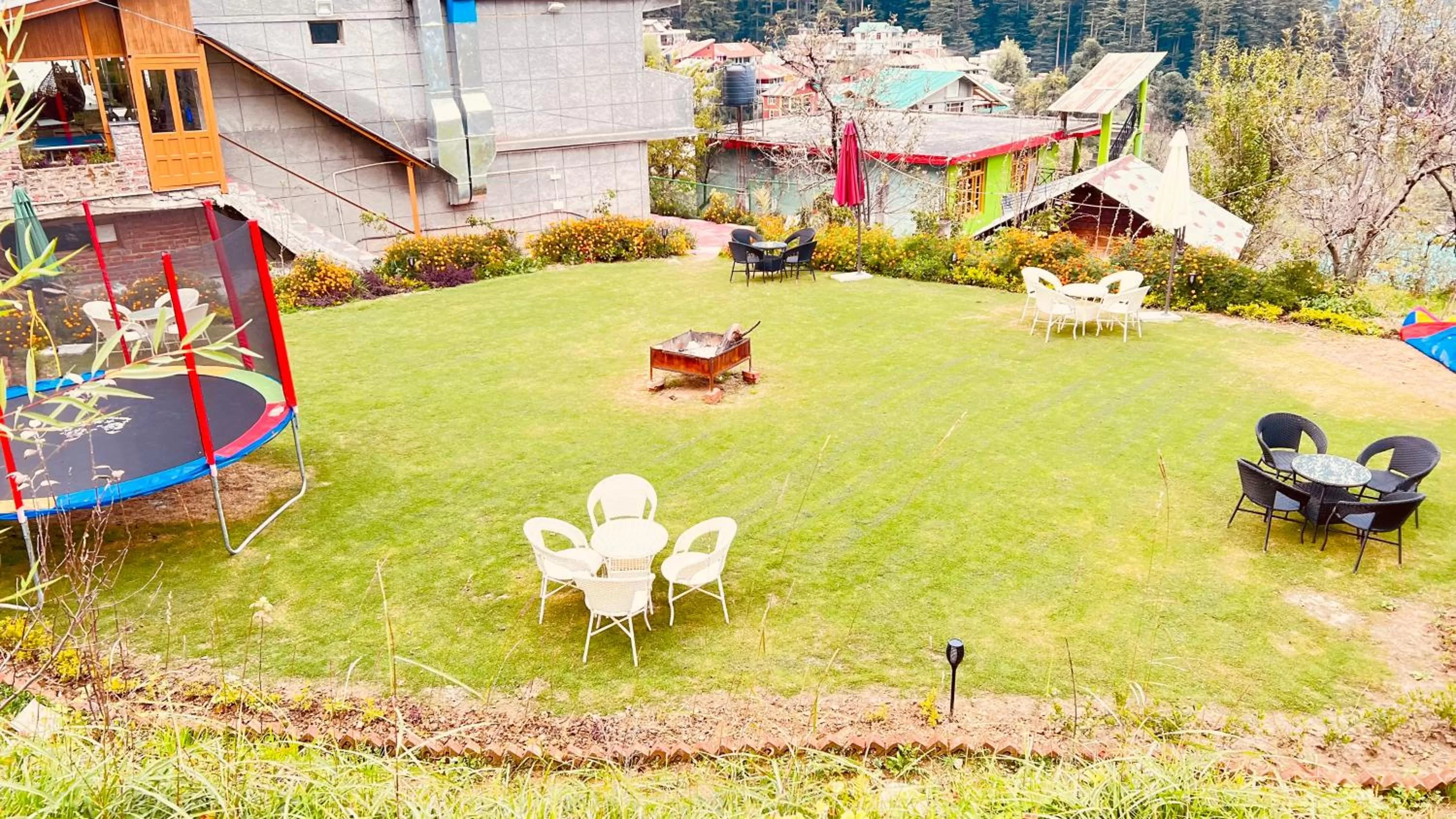 Garden view, Garden in Hotel Old Smugglers with Balcony mountain view(A/C hot and Cold)
