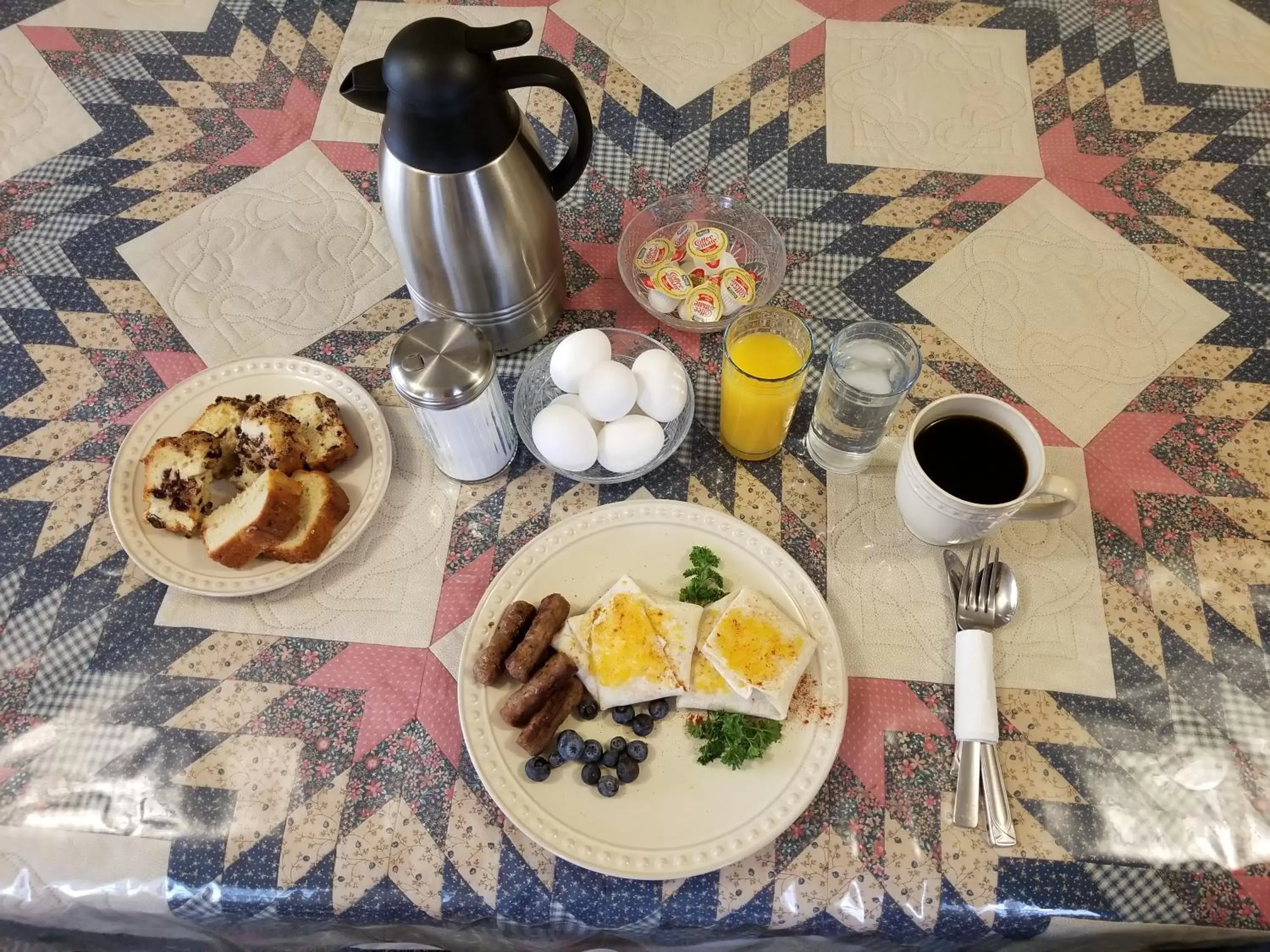 American breakfast in Alaska's Lake Lucille Bed & Breakfast