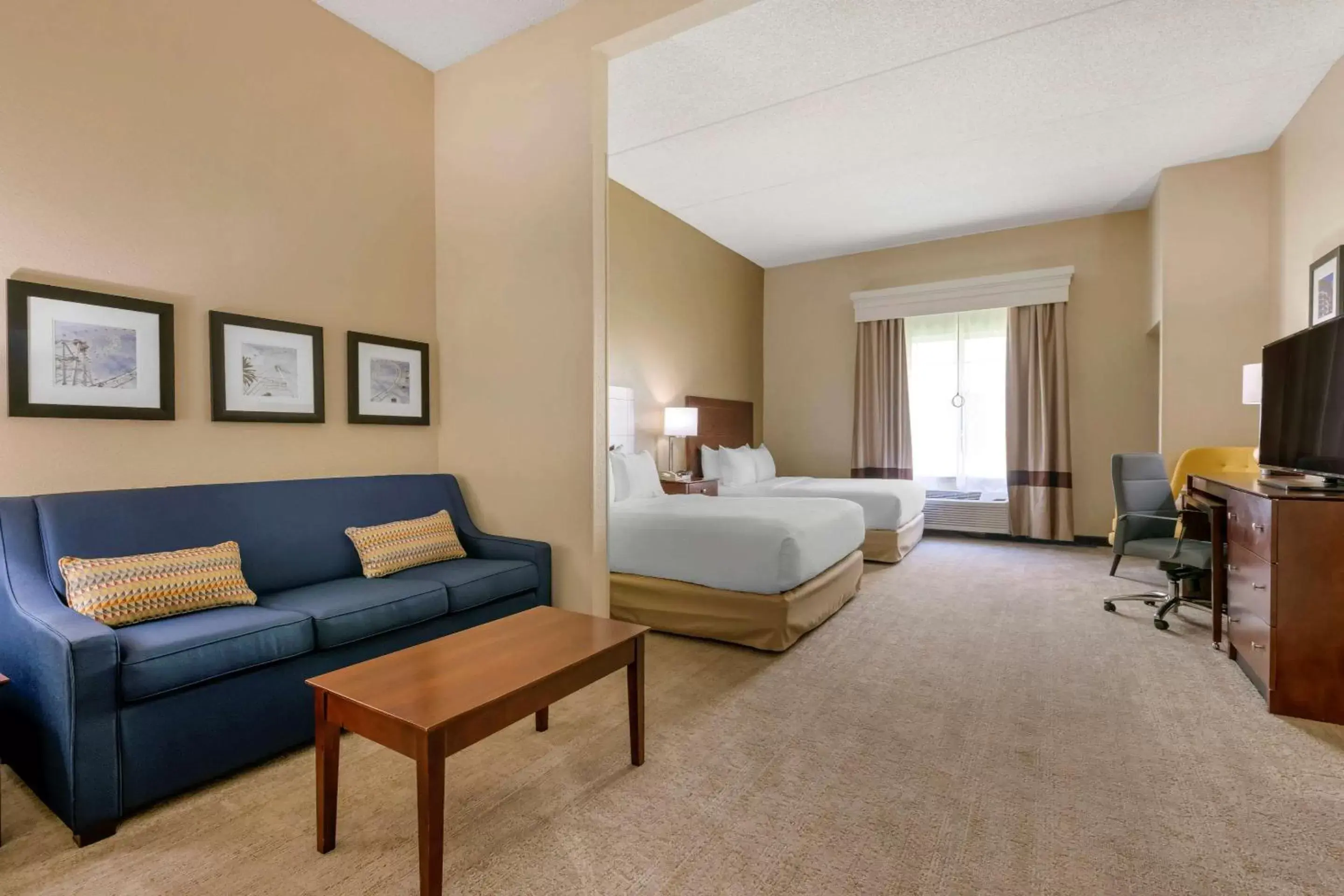 Queen Room with Two Queen Beds and Roll-In Shower - Accessible/Non-Smoking in Comfort Suites Near Universal Orlando Resort