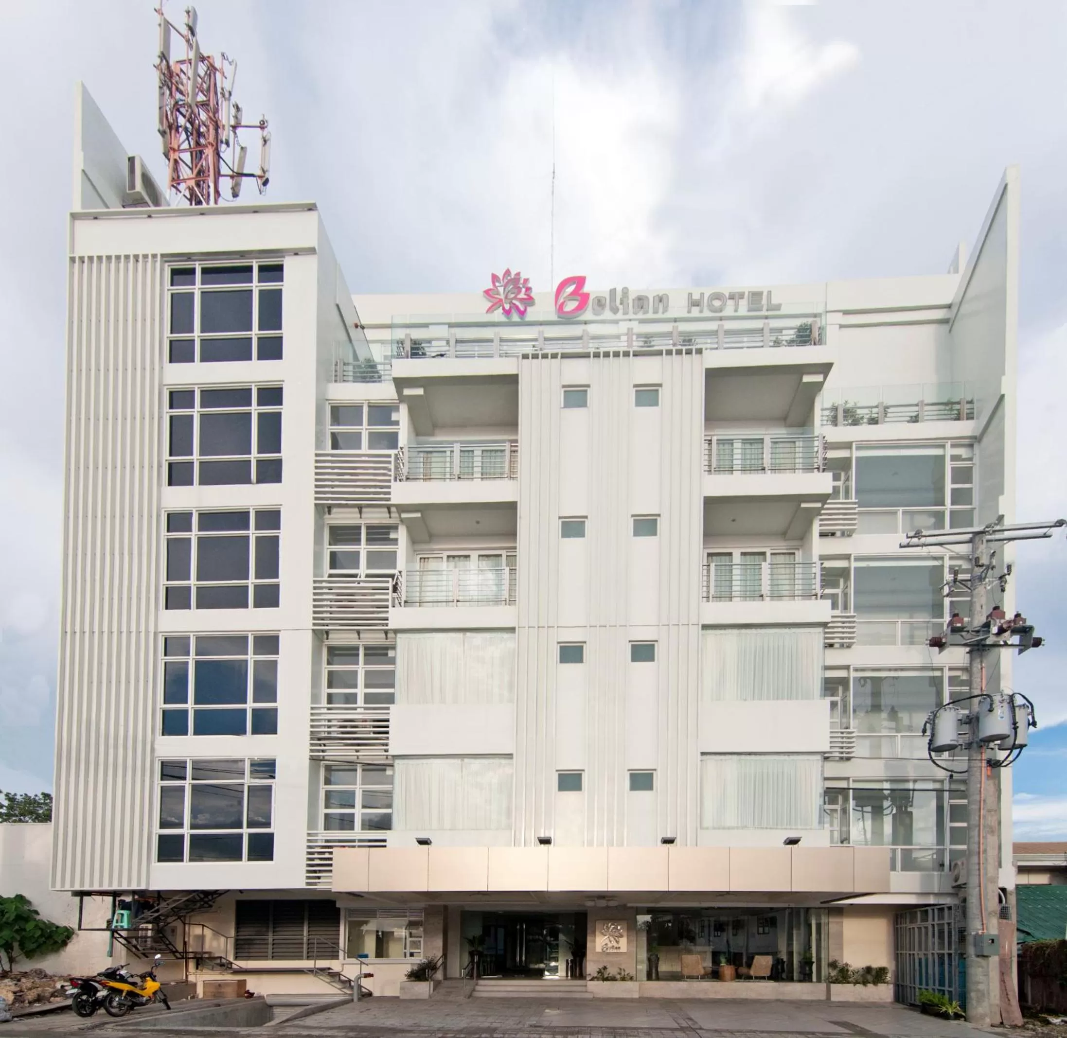 Facade/entrance in Belian Hotel