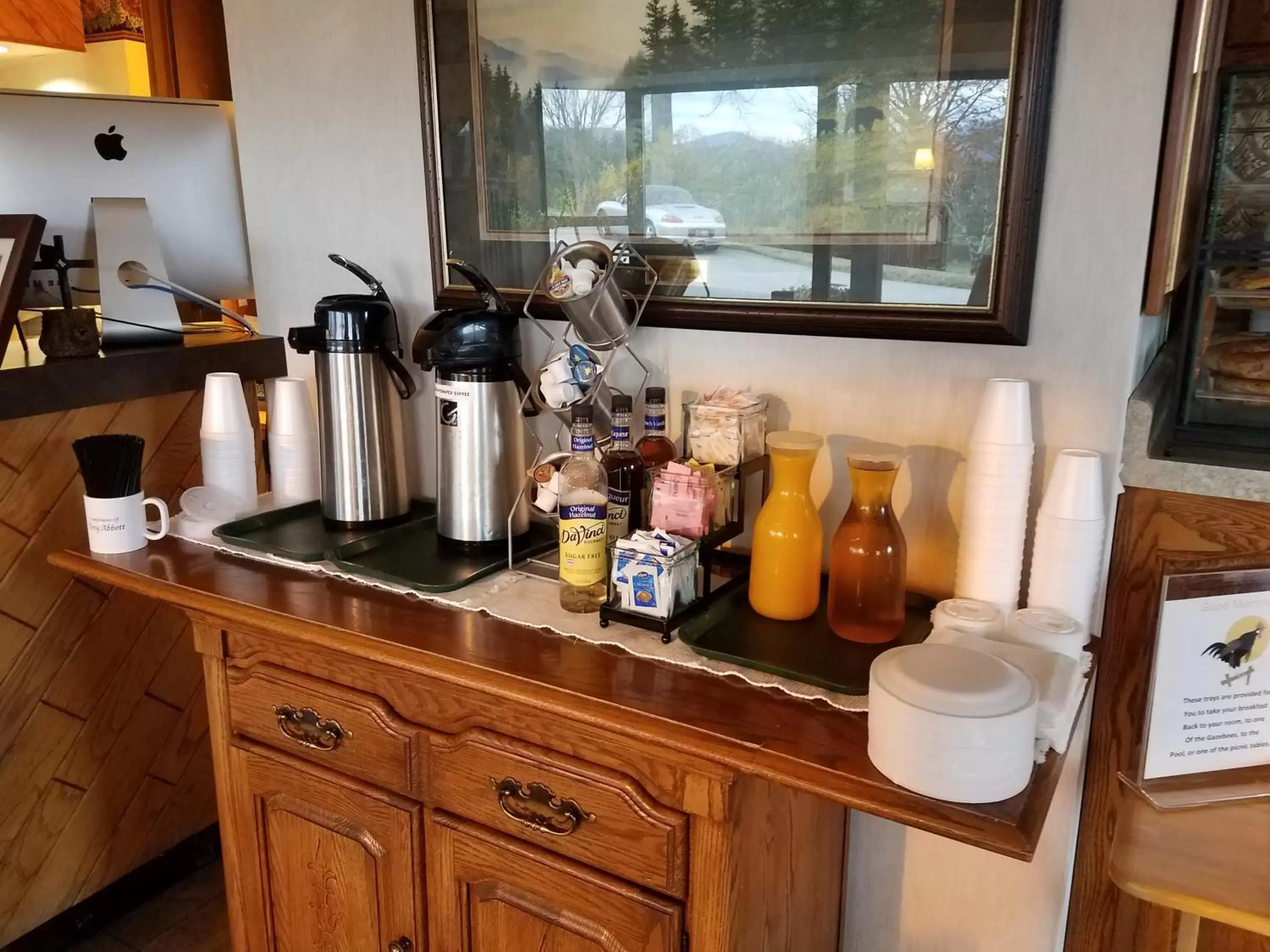 Breakfast in Highland Manor Inn Breakfast in Highland Manor Inn