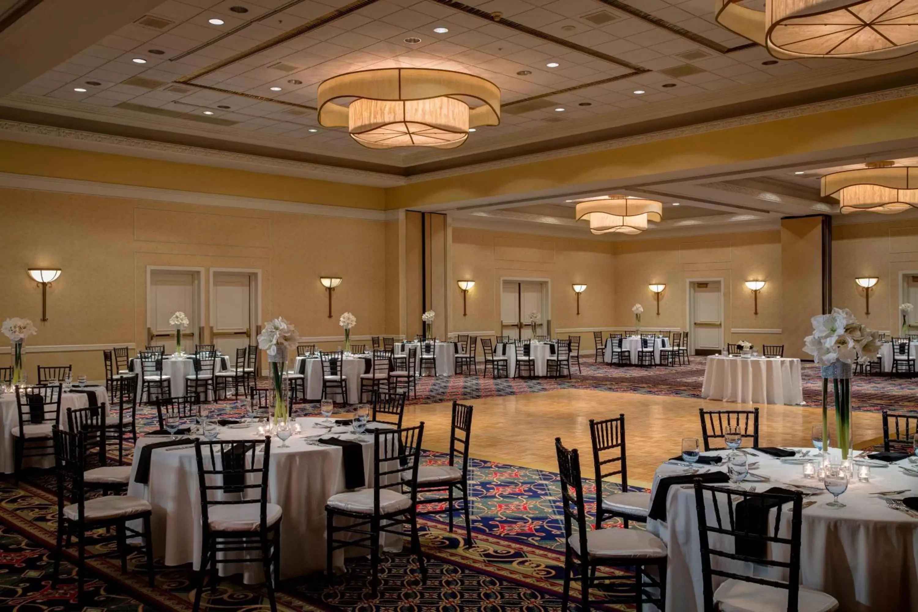 Banquet/Function facilities, Restaurant/Places to Eat in Torrance Marriott Redondo Beach