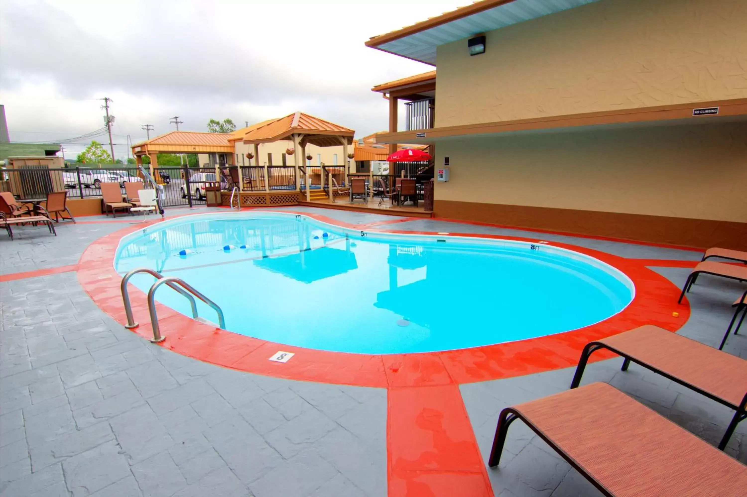 On site, Swimming Pool in Best Western Center Pointe Inn