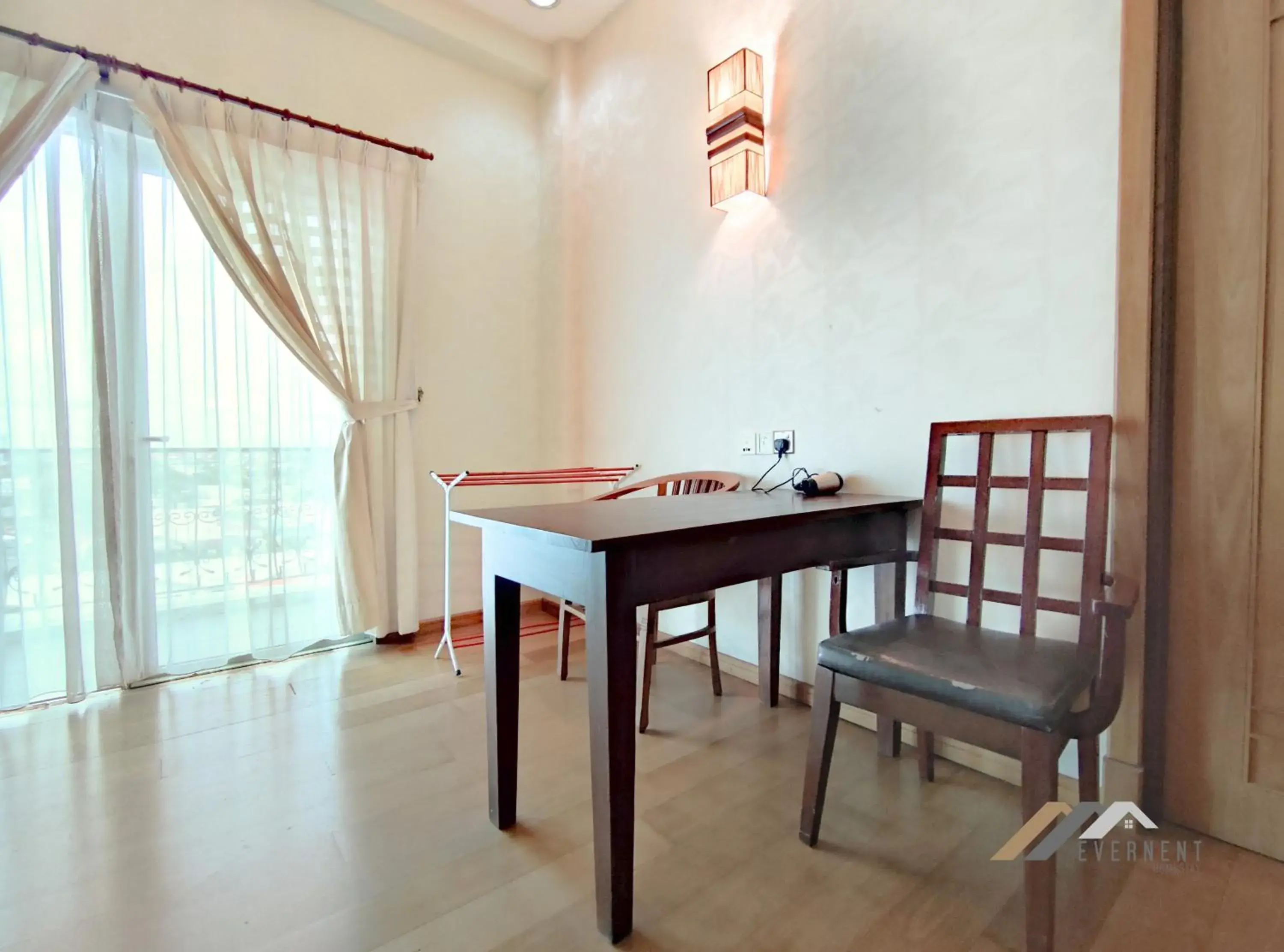 Dining Area in Mciti Suites