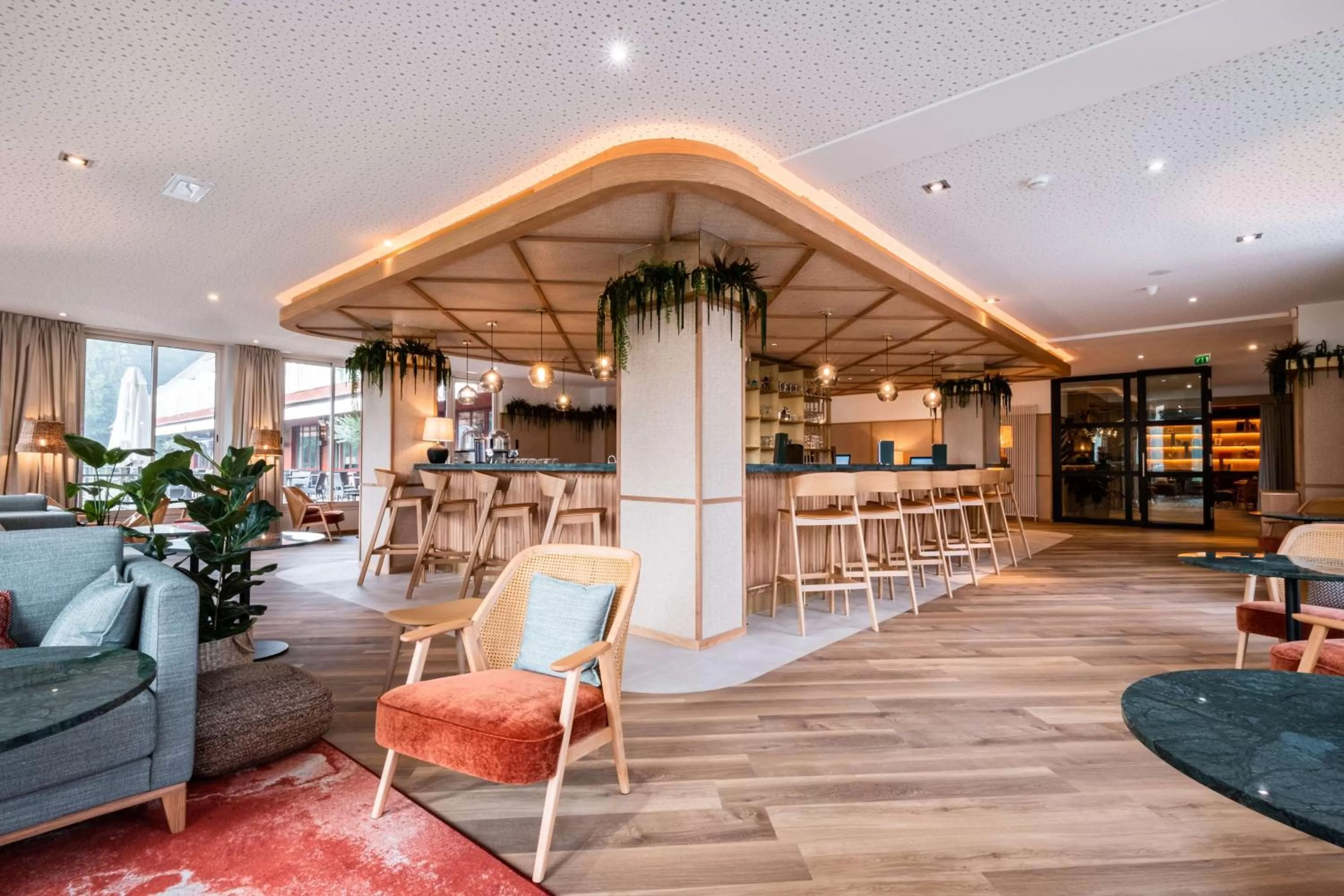 Lounge or bar in Best Western Plus l'Orée Paris Sud