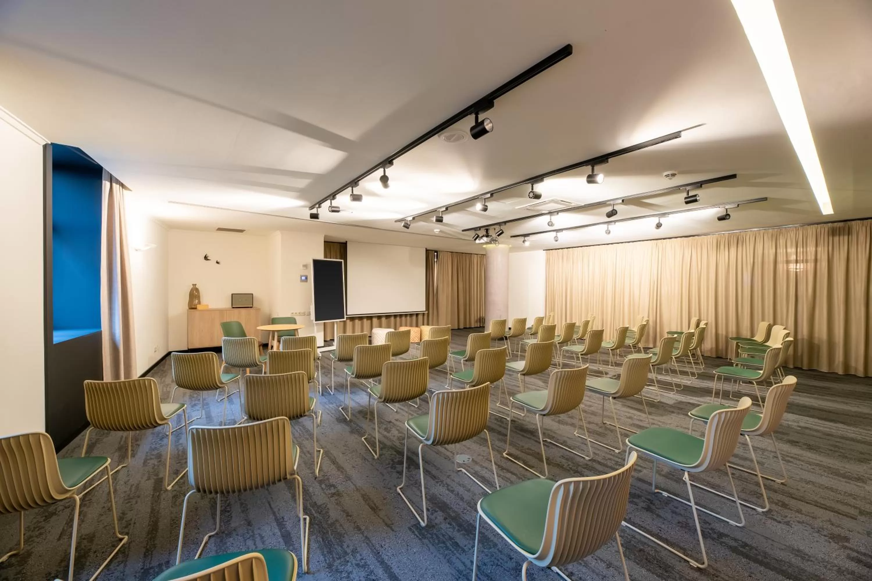 Meeting/conference room in Mercure Porto Centro Santa Catarina