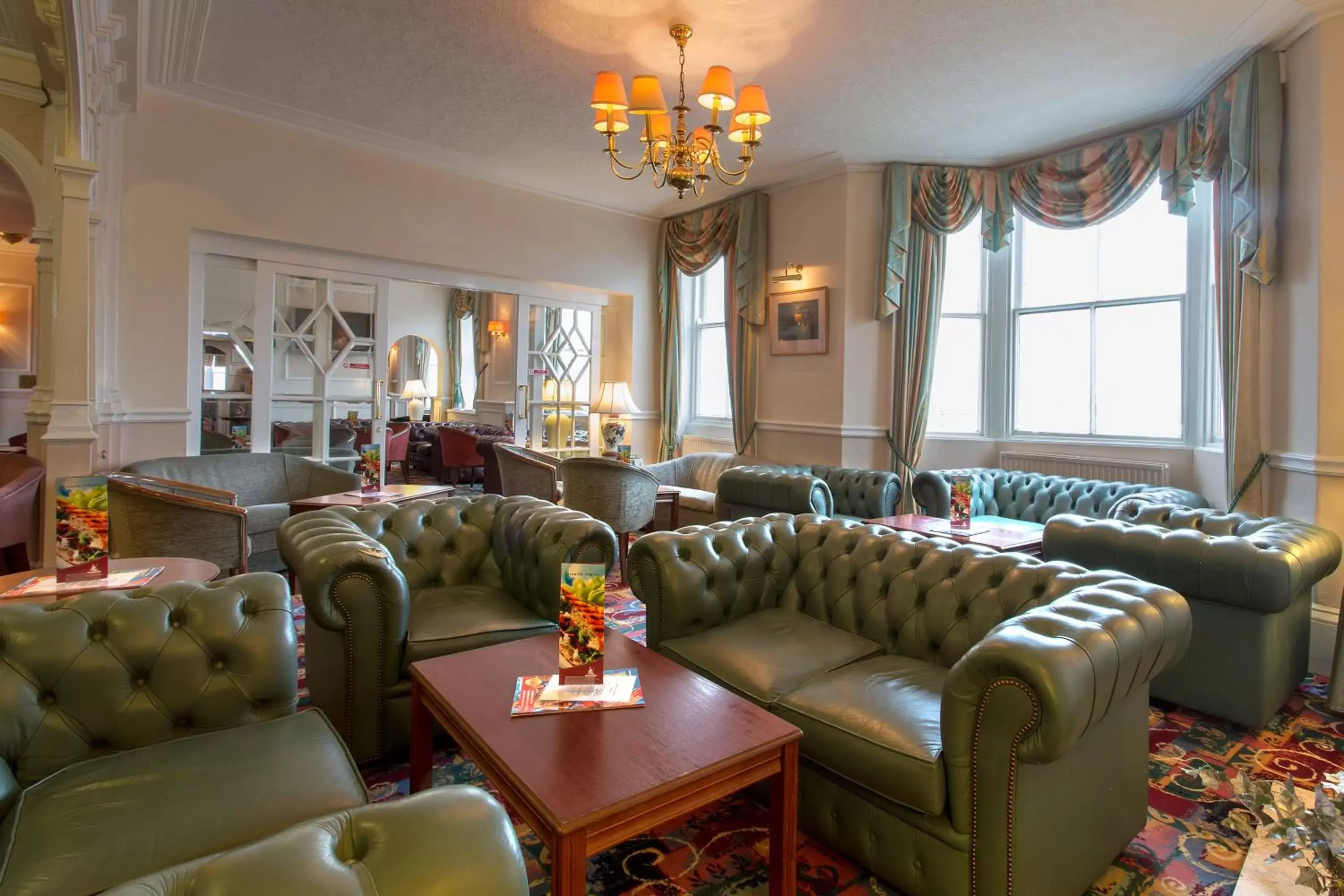 Lounge or bar in Clifton Hotel