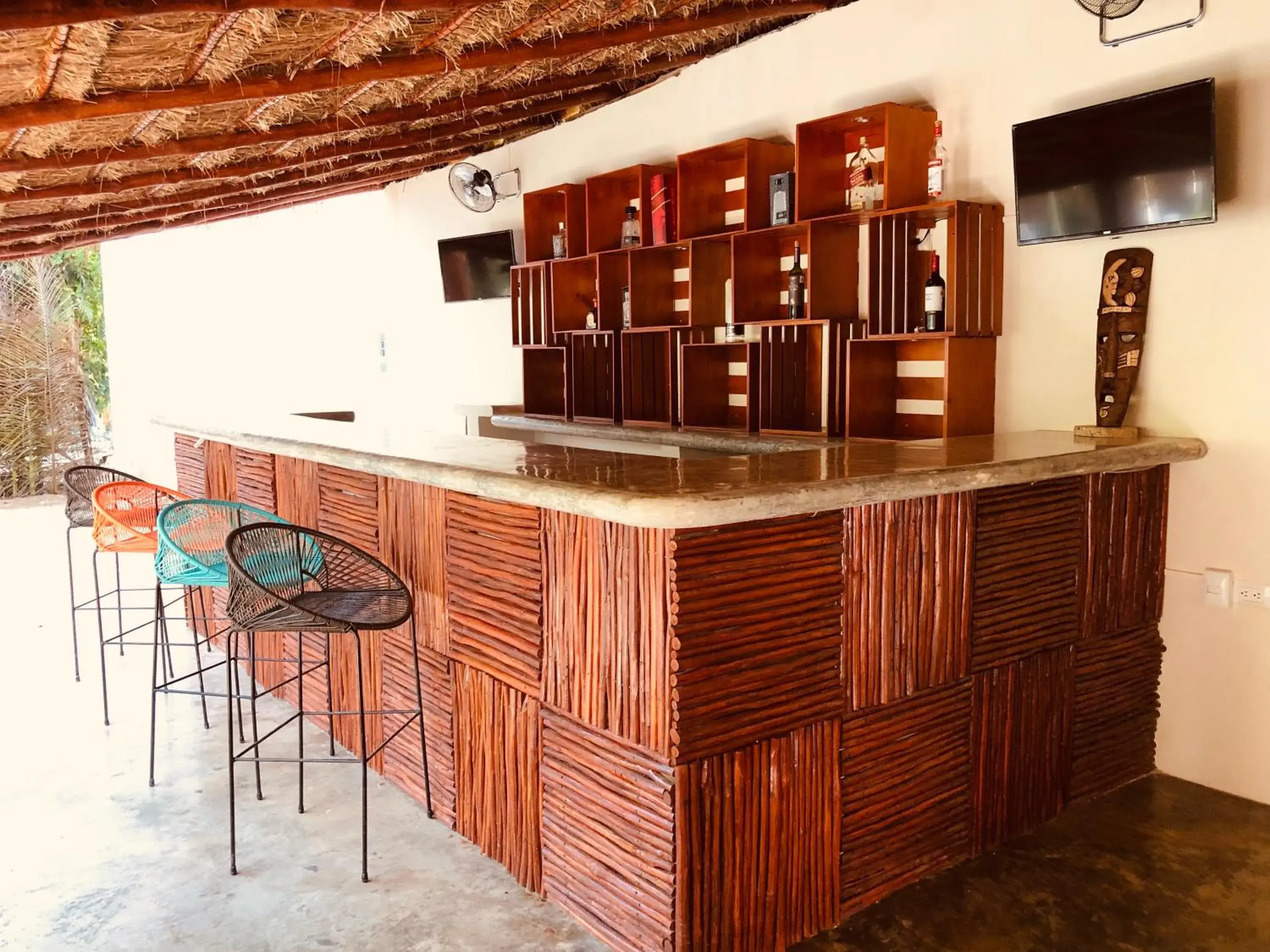 Lounge or bar, Lobby/Reception in Tierra maya Hotel & Sanctuary