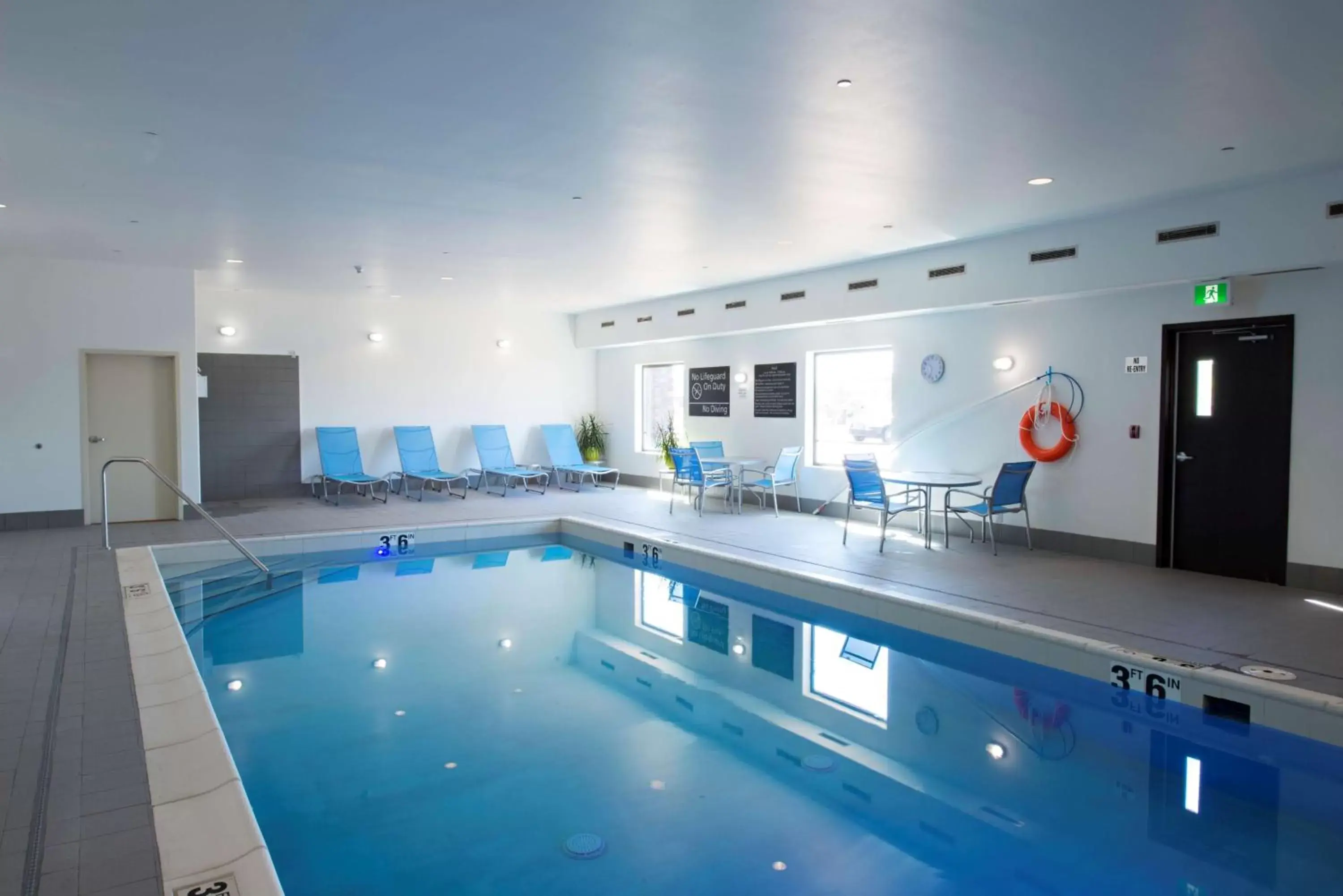 Pool view, Swimming Pool in Hampton Inn Saskatoon South