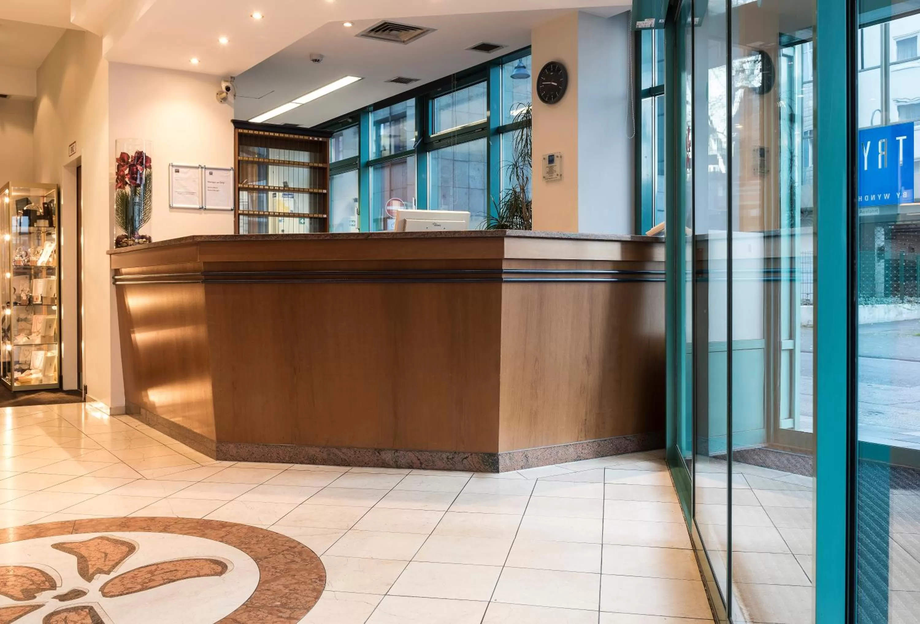 Lobby or reception in TRYP by Wyndham Köln City Centre