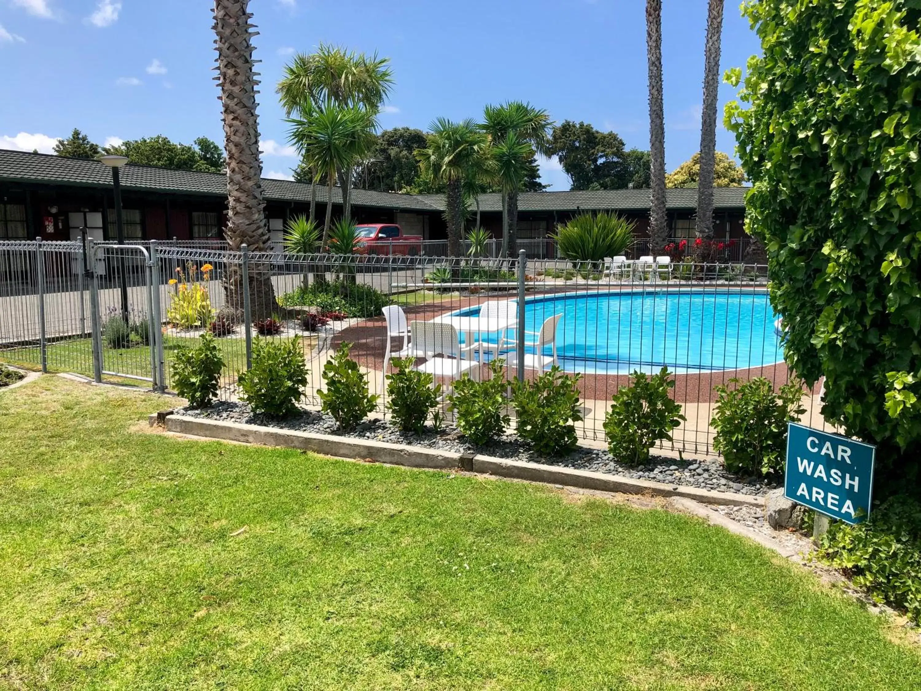 Area and facilities, Swimming Pool in Teal Motor Lodge