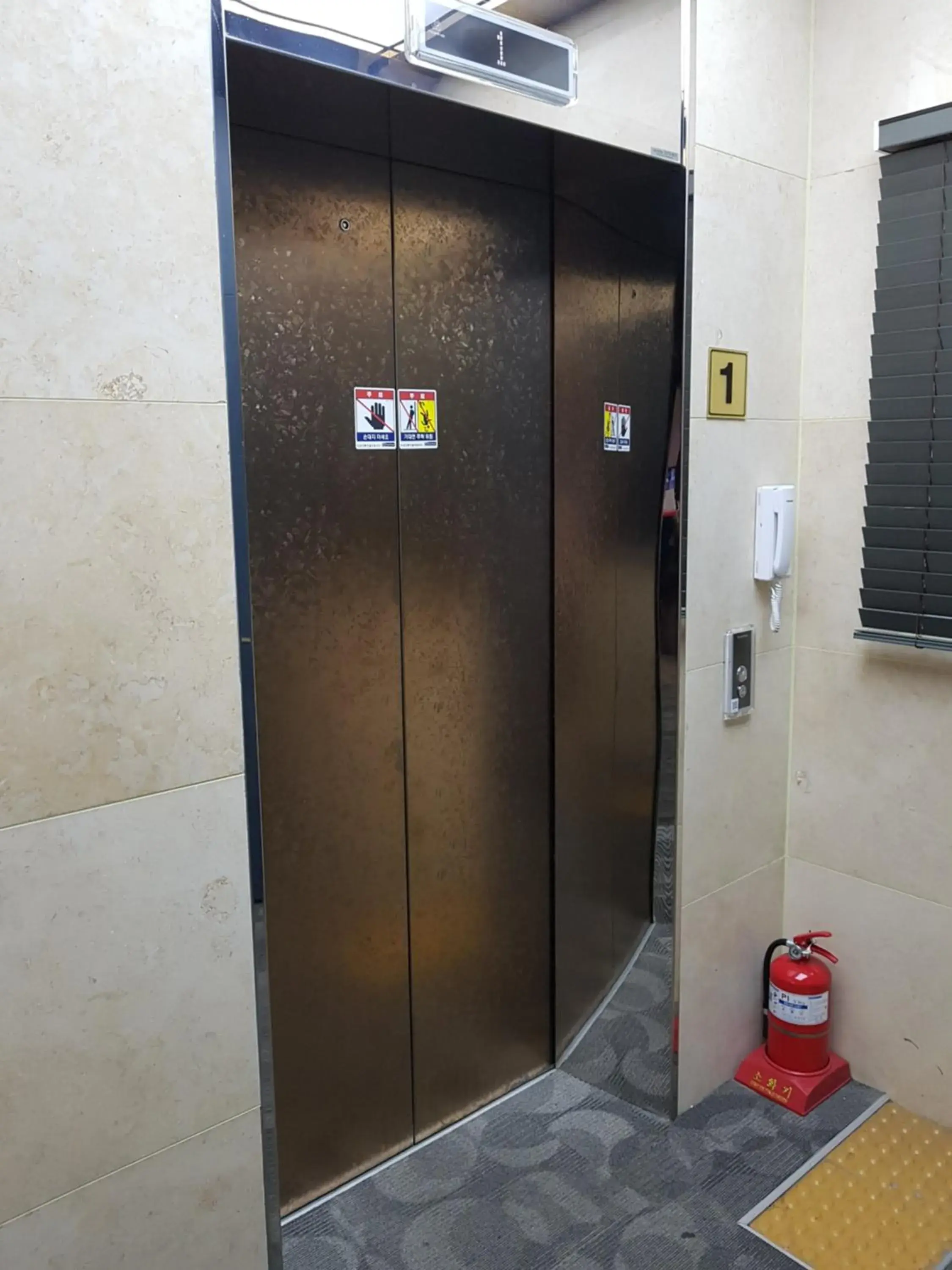 Facade/entrance, Bathroom in G Stay Malu Hotel
