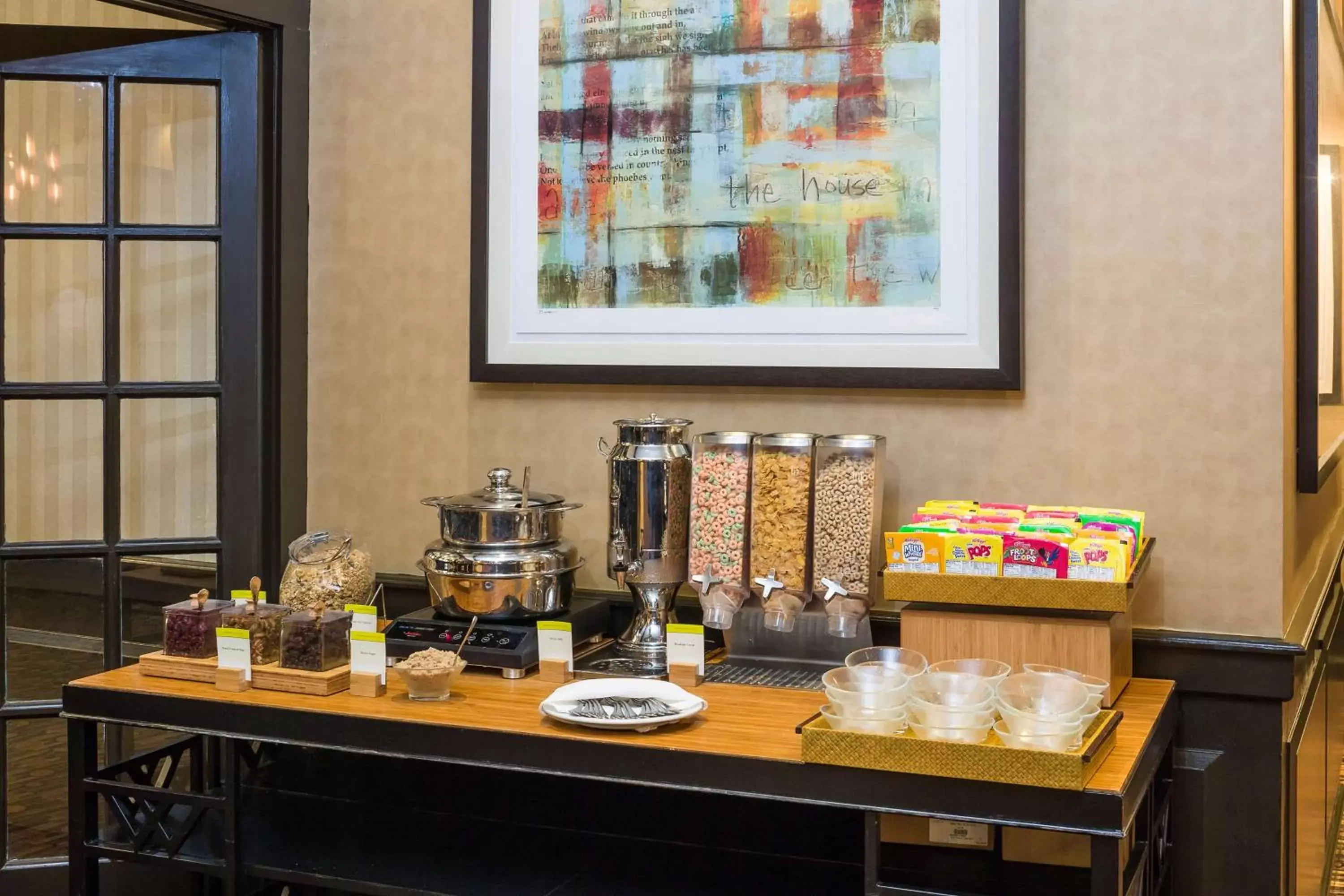 Dining area in DoubleTree by Hilton Boston-Andover