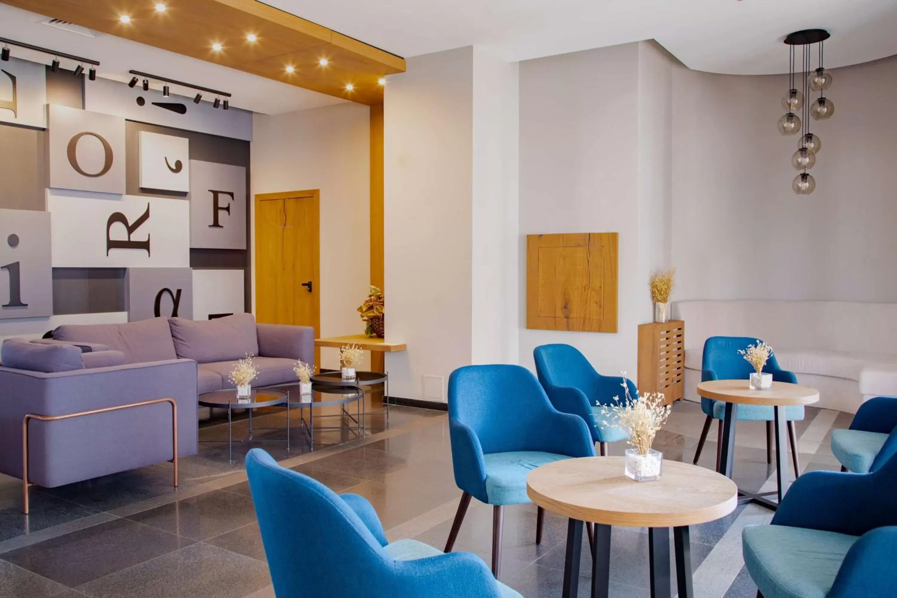 Lobby or reception in Metropolitan Hotel Sofia, a member of Radisson Individuals Lobby or reception in Metropolitan Hotel Sofia, a member of Radisson Individuals