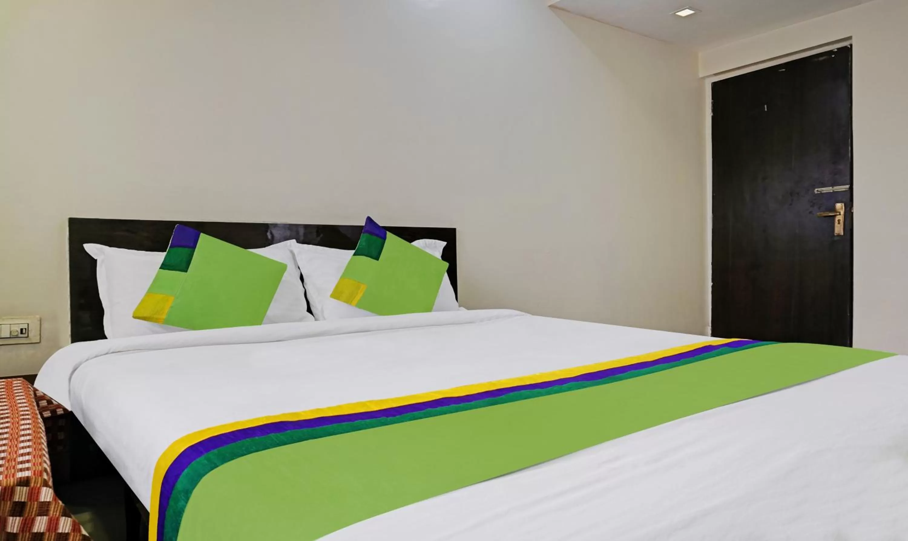 Bed in Treebo Trend Chetan Executive Hadapsar Phursungi