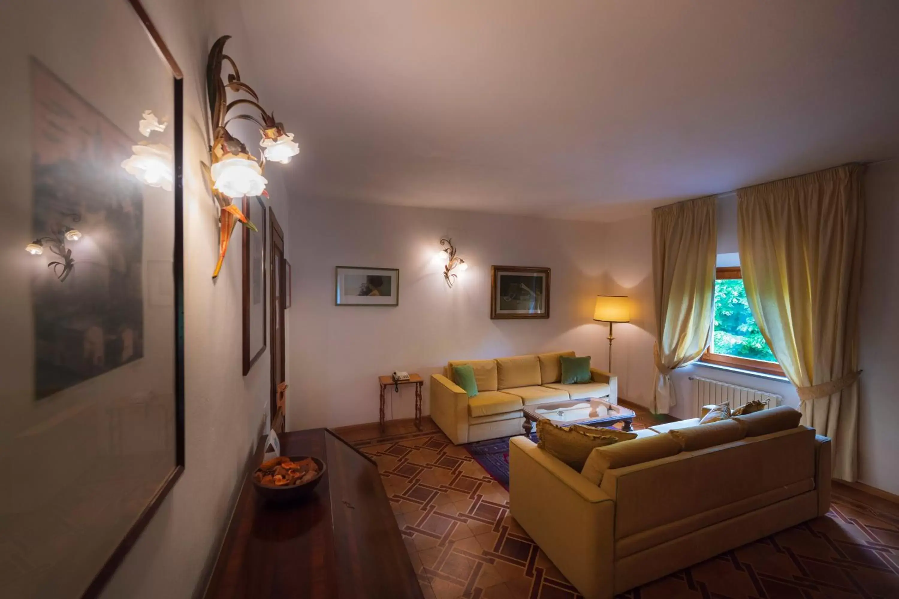 Living room, Seating Area in Villa Scacciapensieri Boutique Hotel