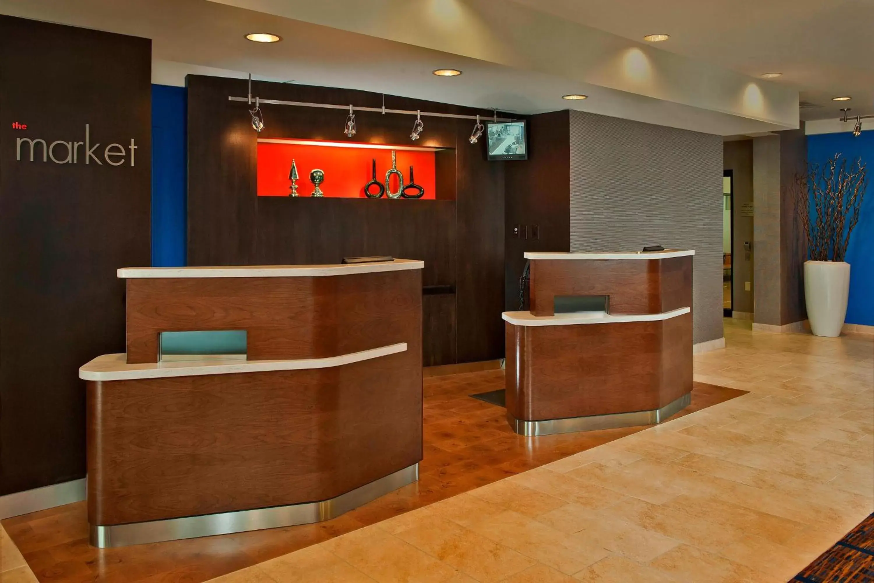 Decorative detail, Lobby/Reception in Courtyard by Marriott Frederick