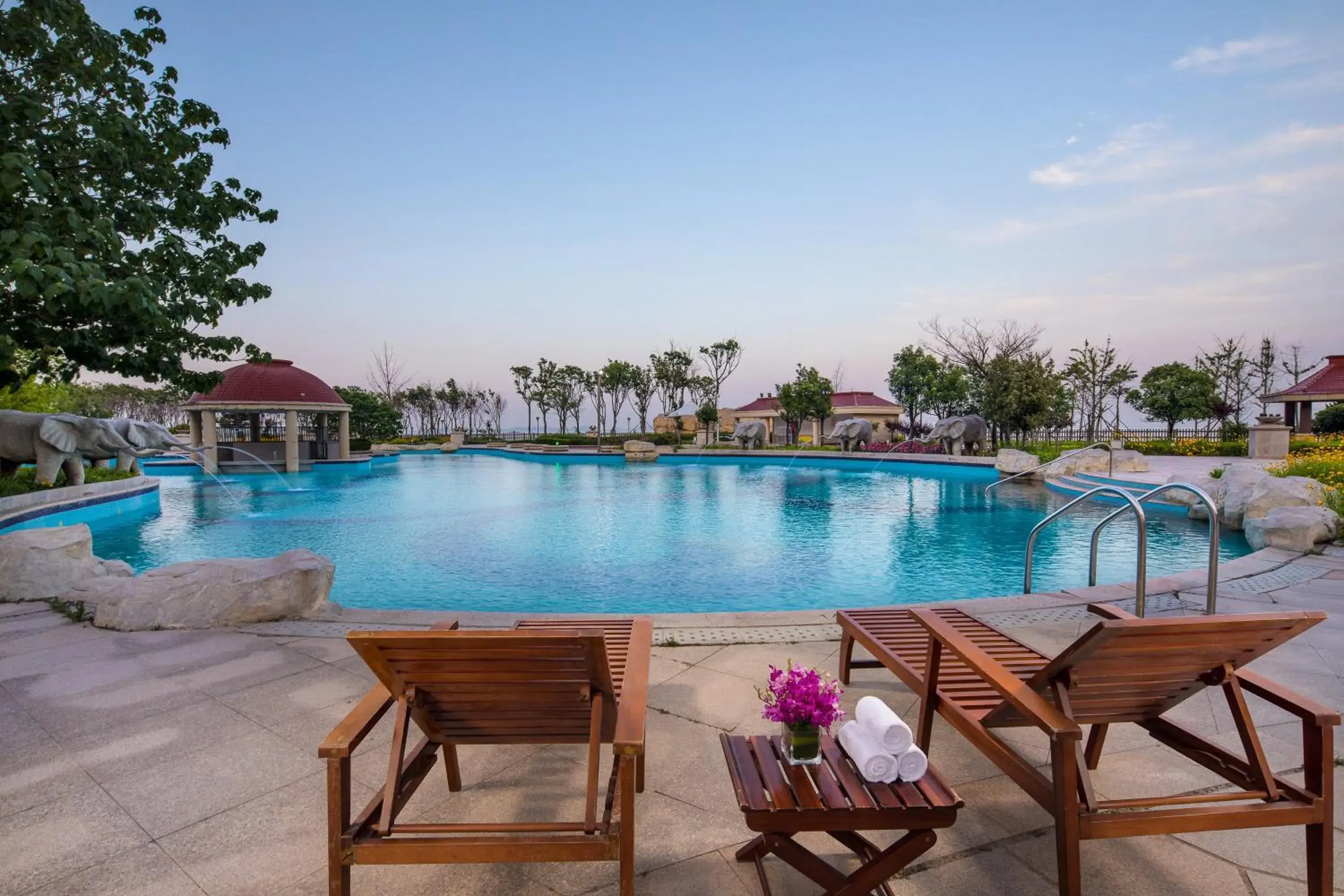 Swimming pool in Crowne Plaza Ocean Spring Resort by IHG Swimming pool in Crowne Plaza Ocean Spring Resort by IHG