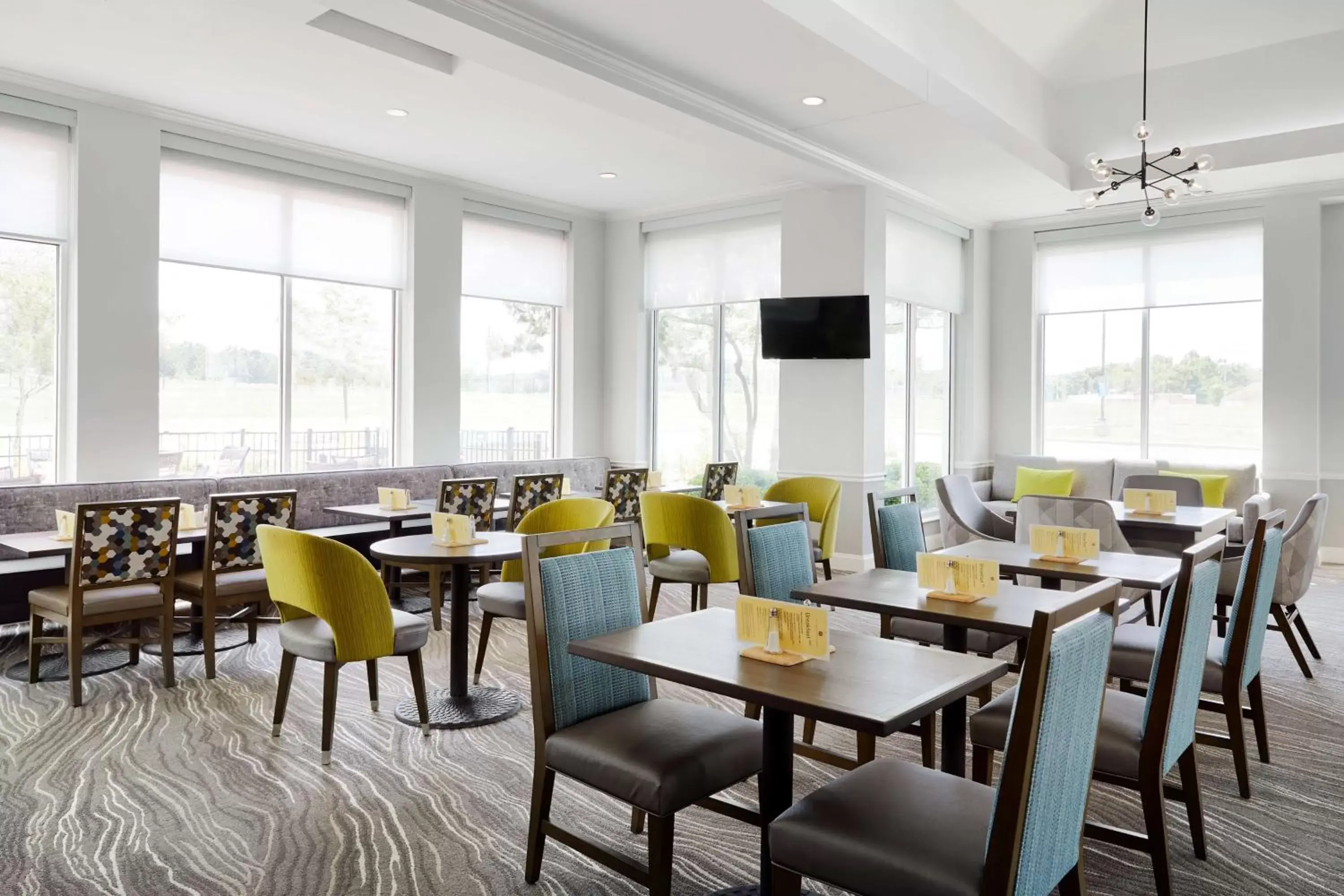 Dining area, Restaurant/Places to Eat in Hilton Garden Inn Allentown West