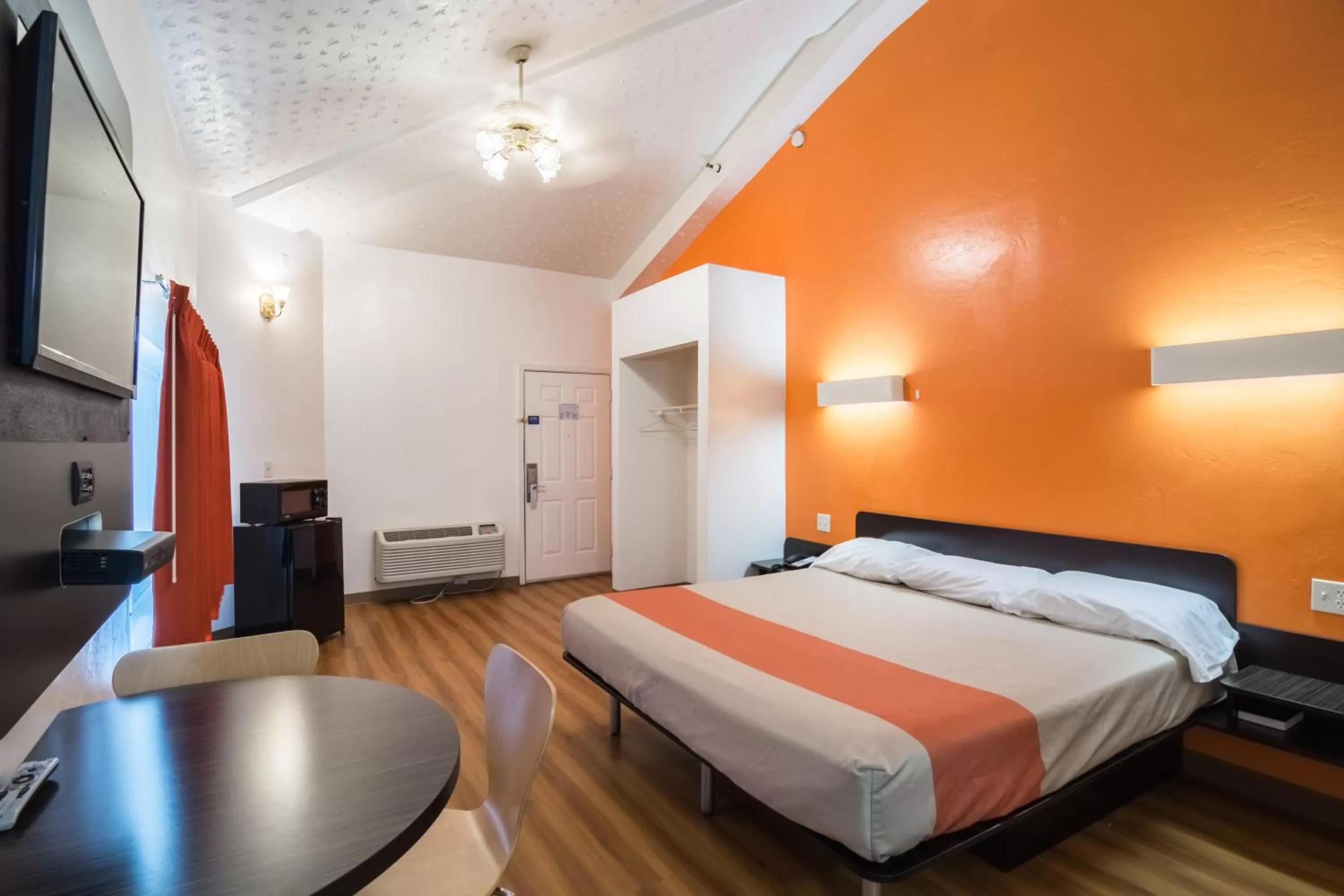 Bedroom, Bed in Motel 6-Globe, AZ