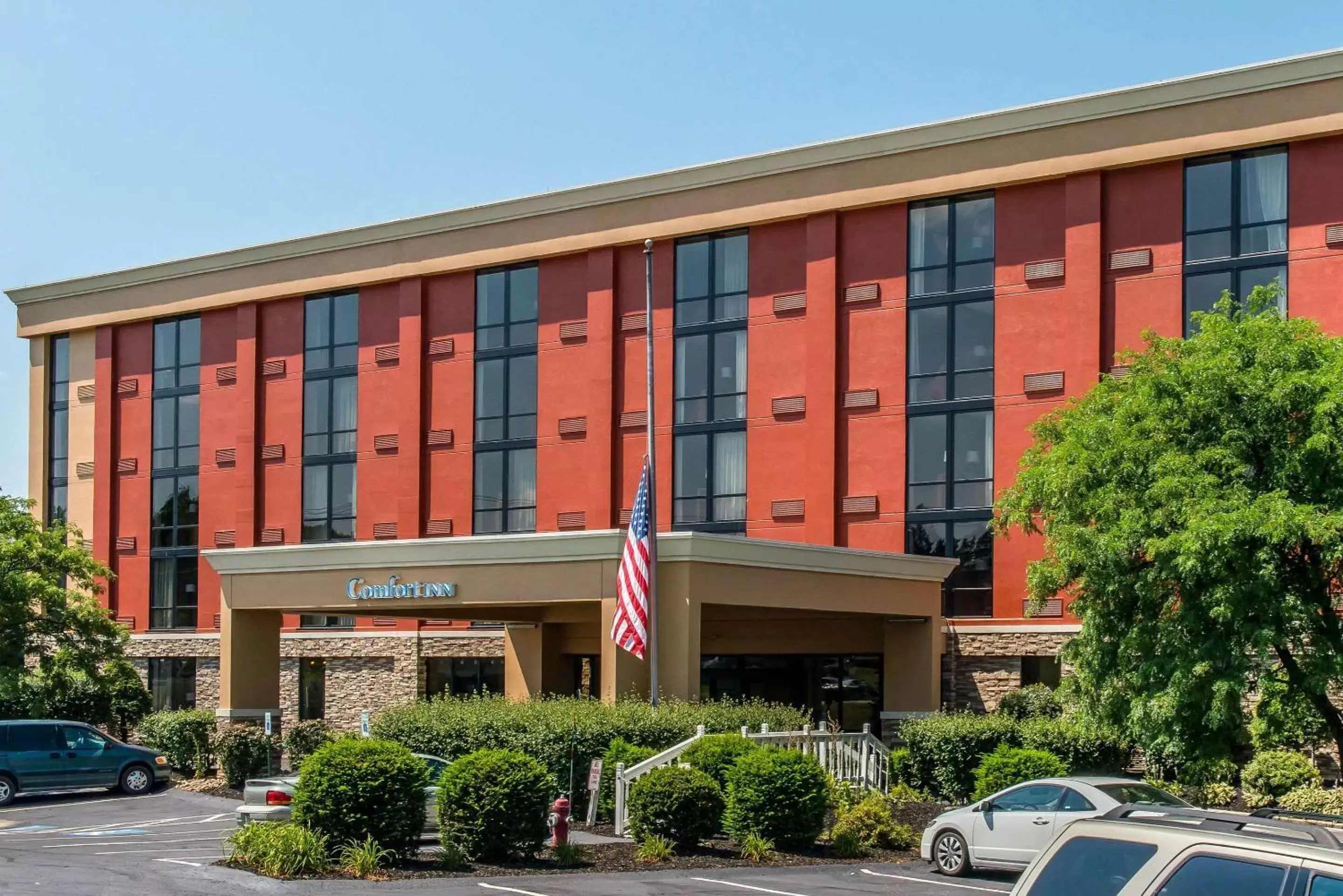 Property Building in Comfort Inn Cranberry Township