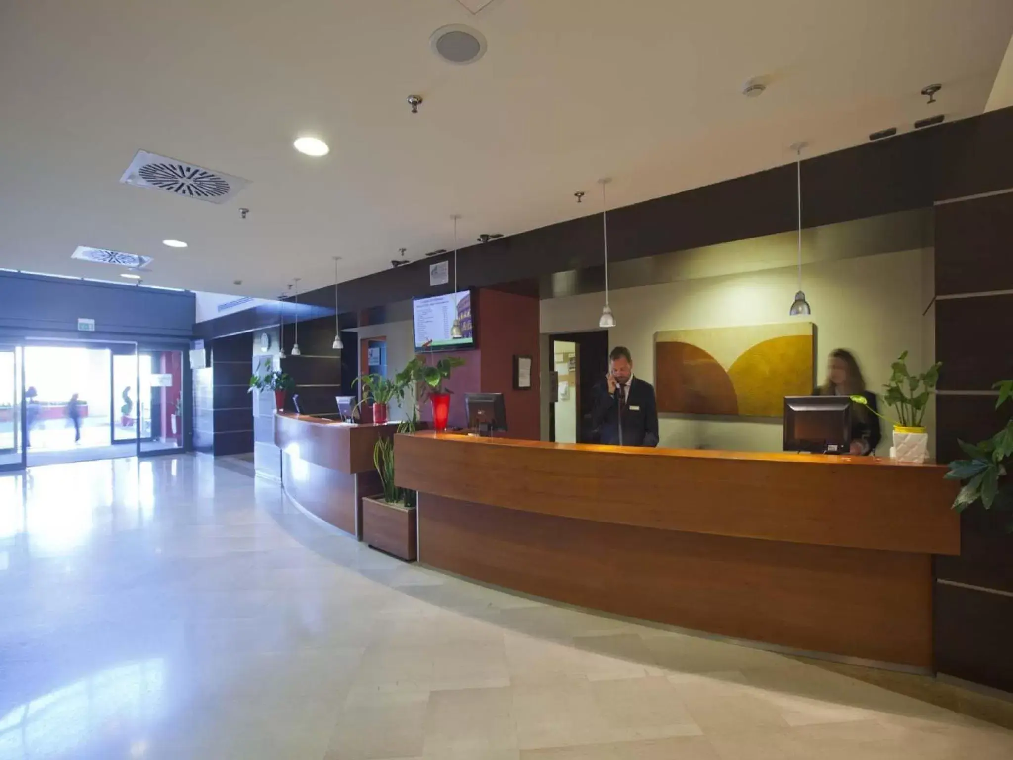 Staff, Lobby/Reception in Mercure Leonardo da Vinci Rome Airport