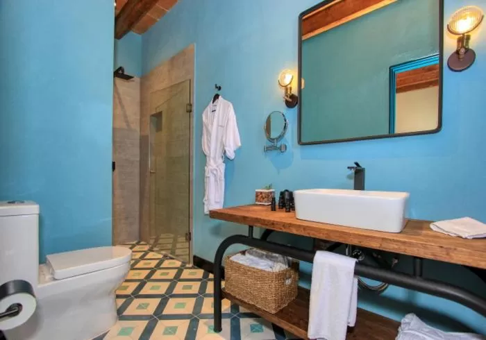 Antigua Trece Hotel Fusión