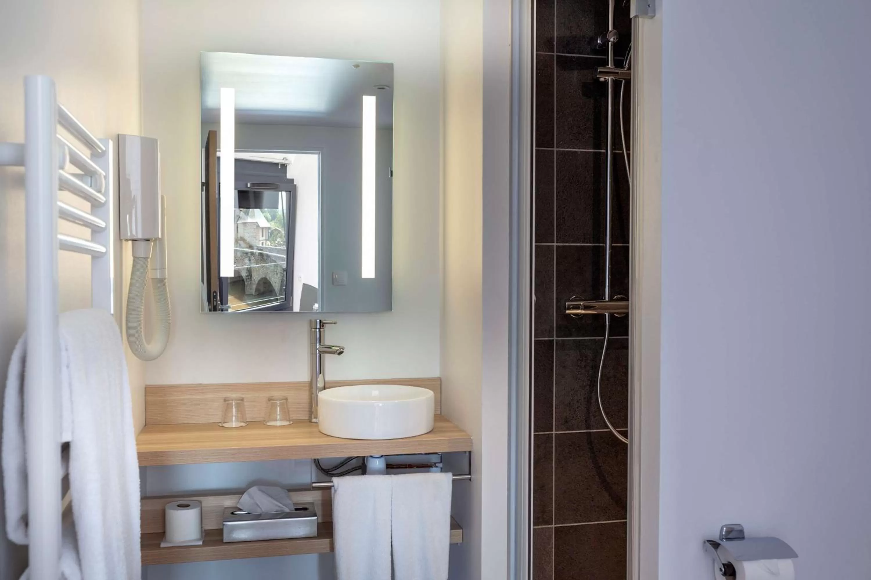 Bathroom in Best Western Le Moulin de Ducey