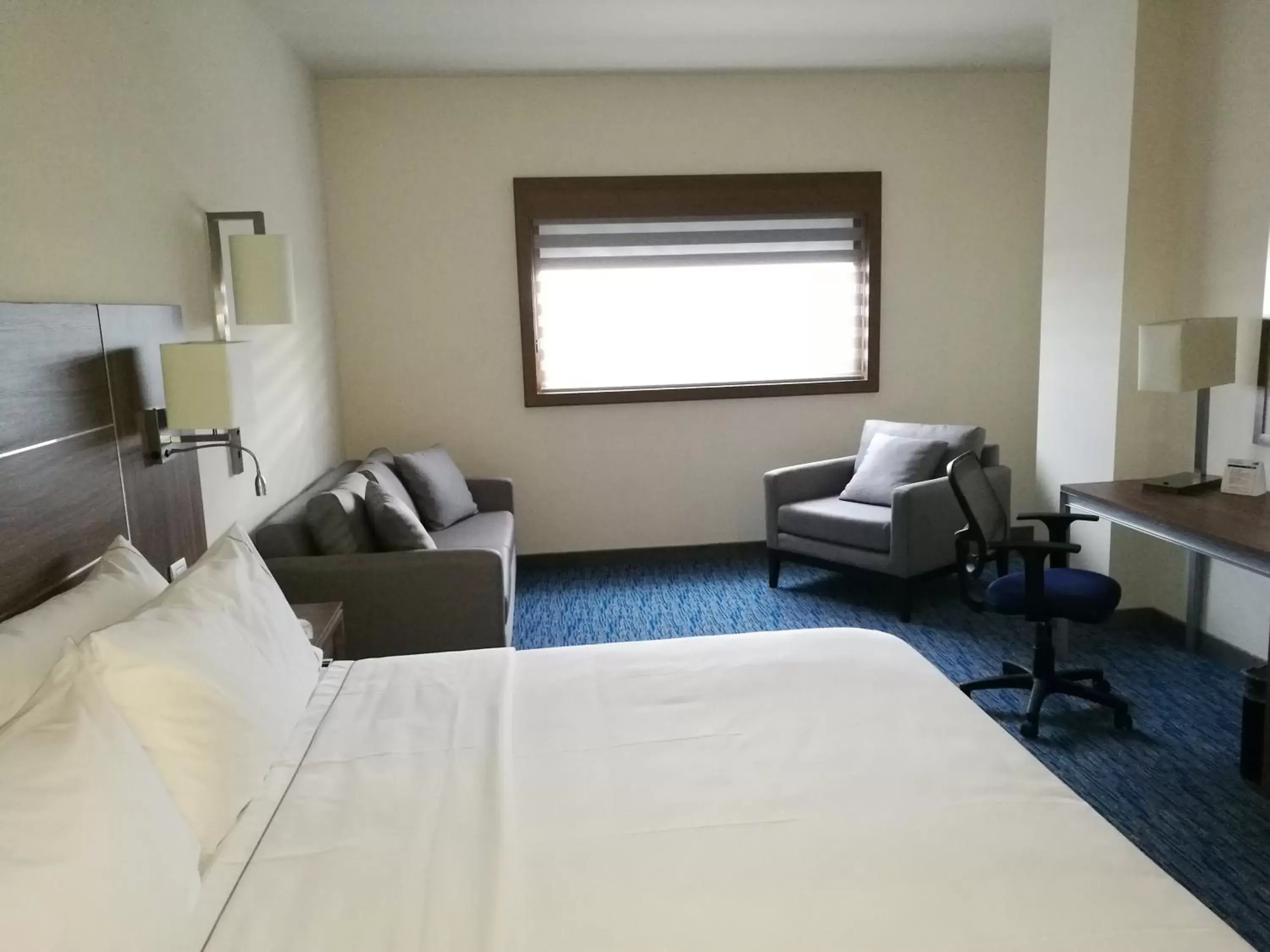 Photo of the whole room, Seating Area in Holiday Inn Express & Suites - Ciudad Obregon, an IHG Hotel