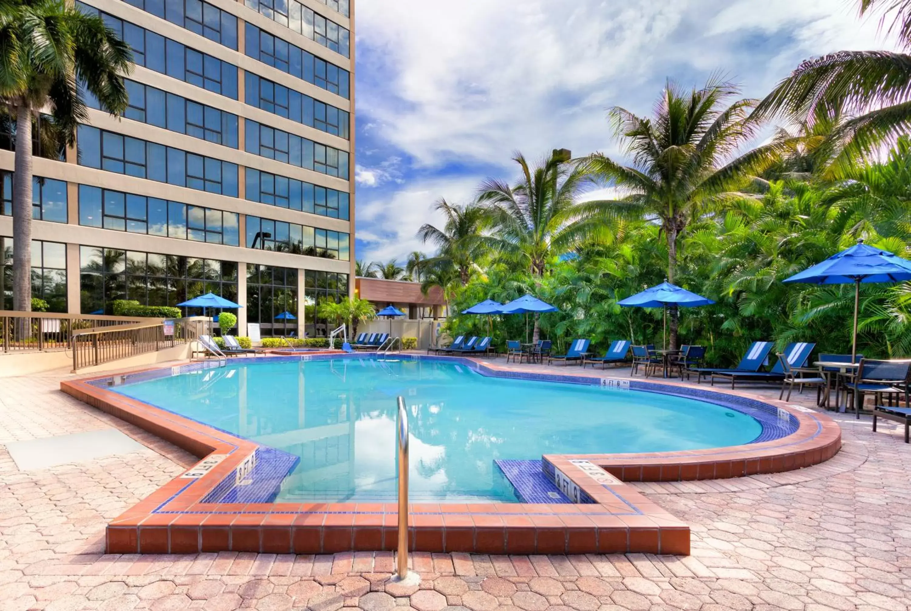 Swimming Pool in Holiday Inn Miami West - Airport Area, an IHG Hotel