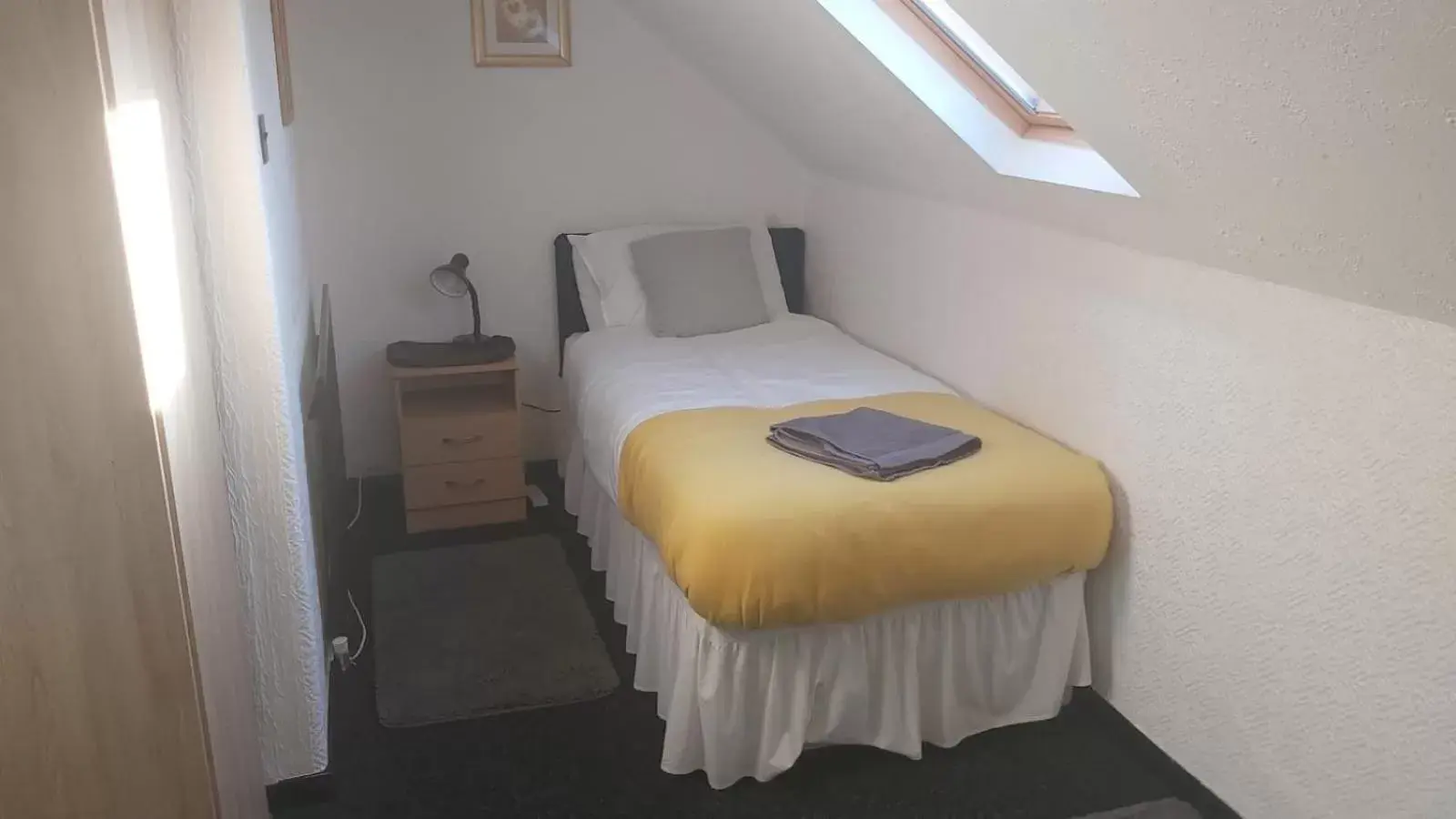 Bedroom, Bed in Tudor Lodge - Redcar Beach