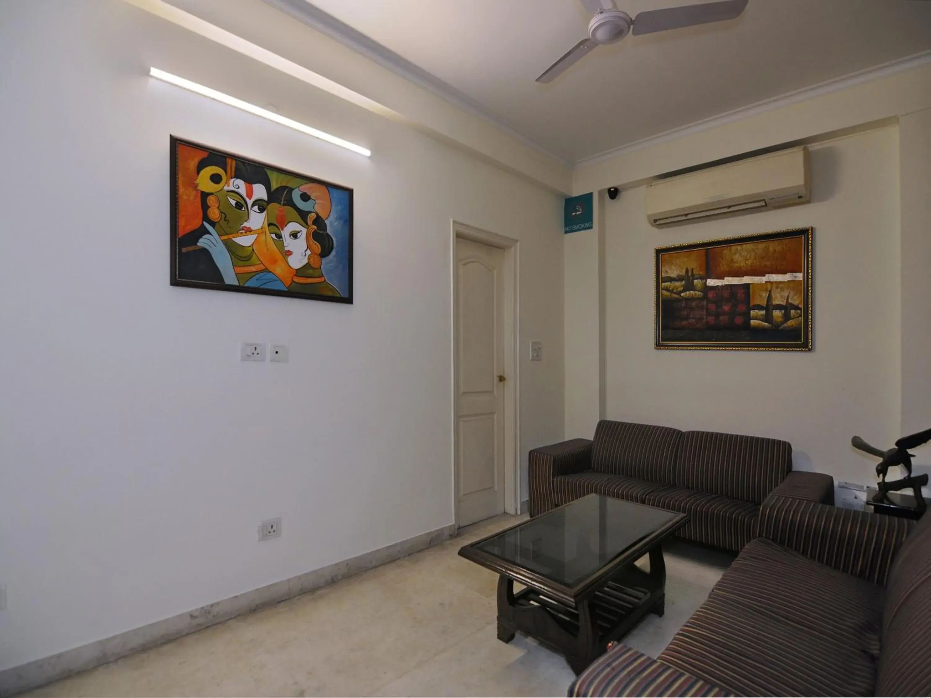 Lobby or reception, Seating Area in Mehra Residency At The Airport