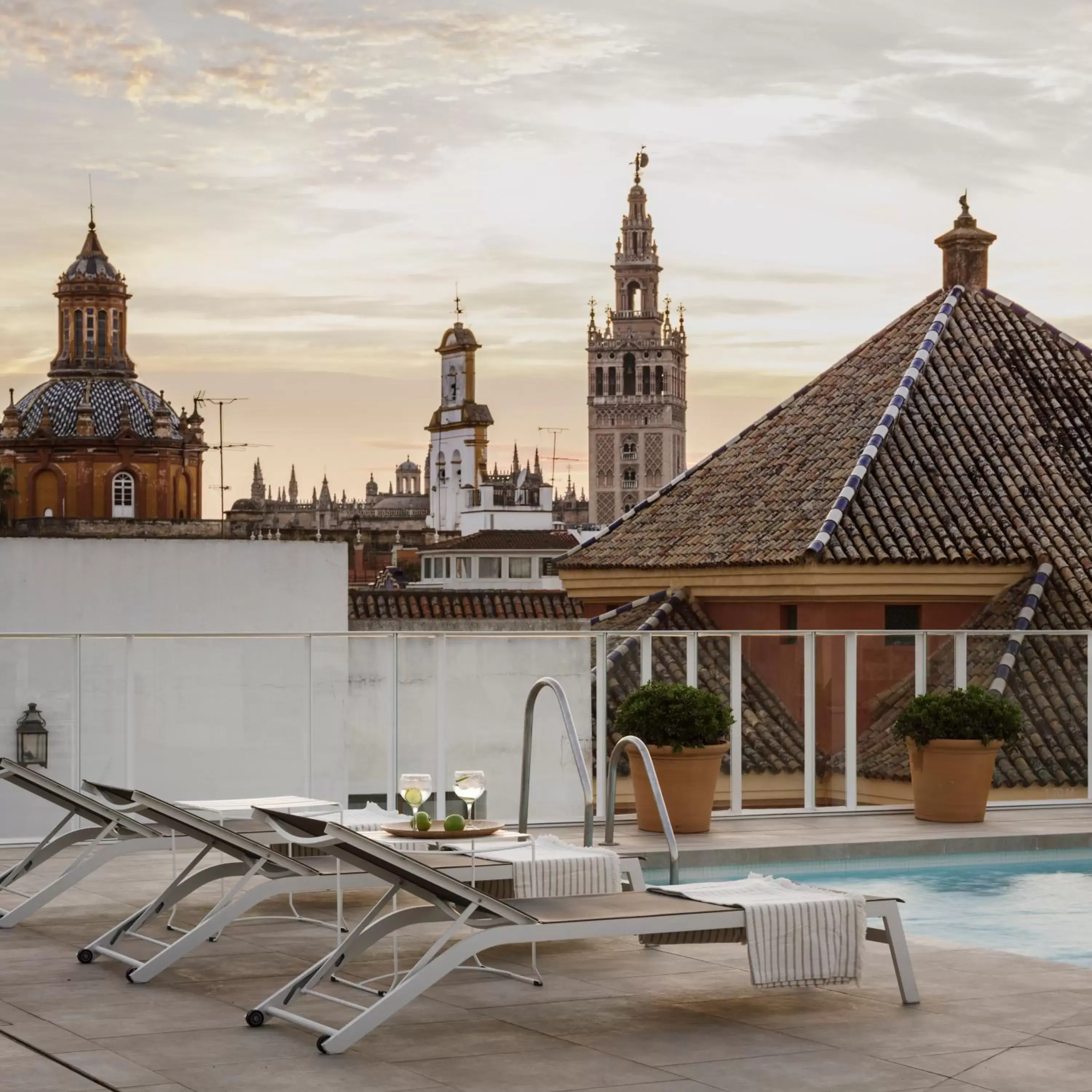 Swimming pool, Nearby Landmark in Hotel Fernando III