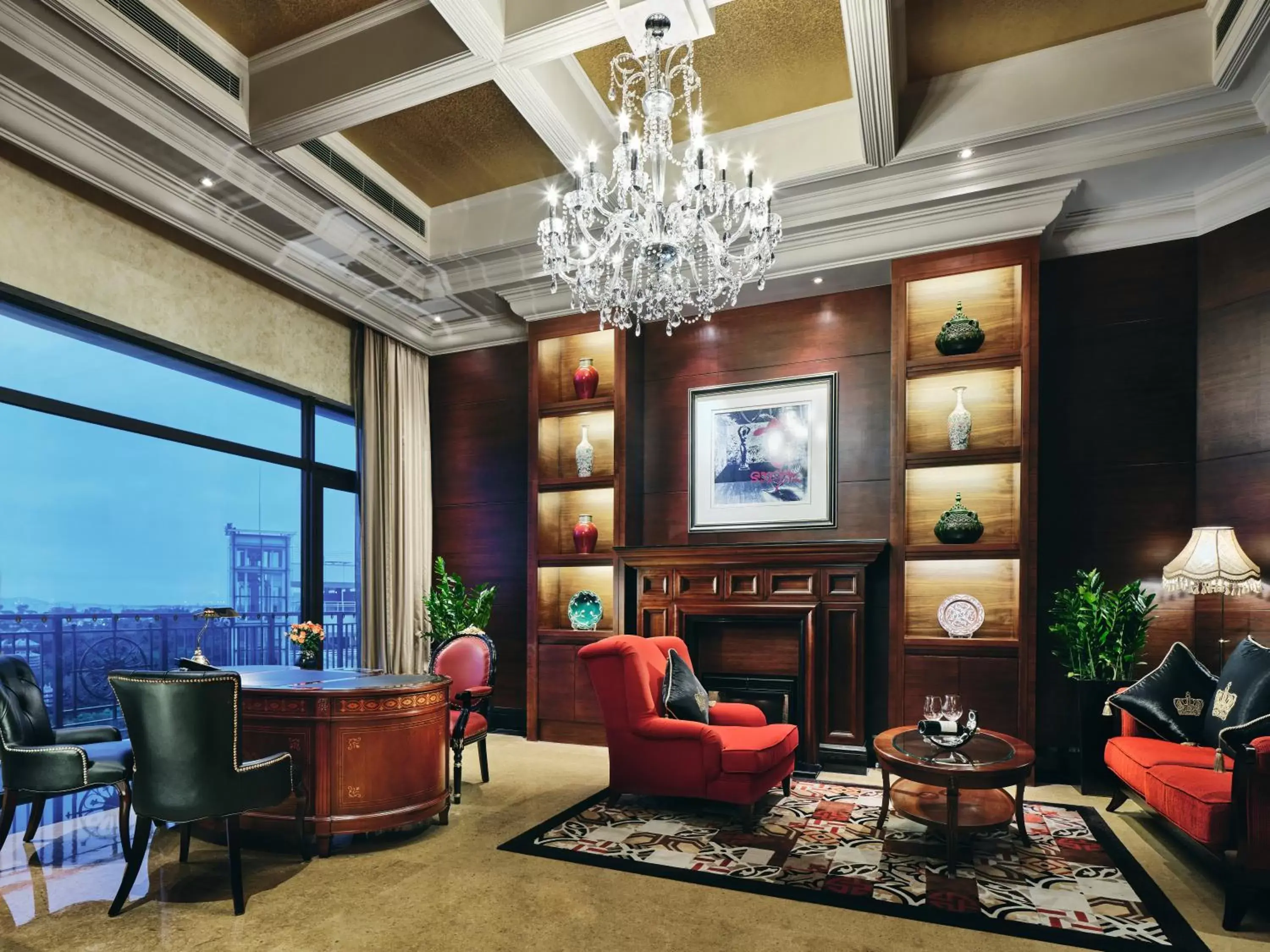 Bedroom, Seating Area in InterContinental Shenzhen, an IHG Hotel