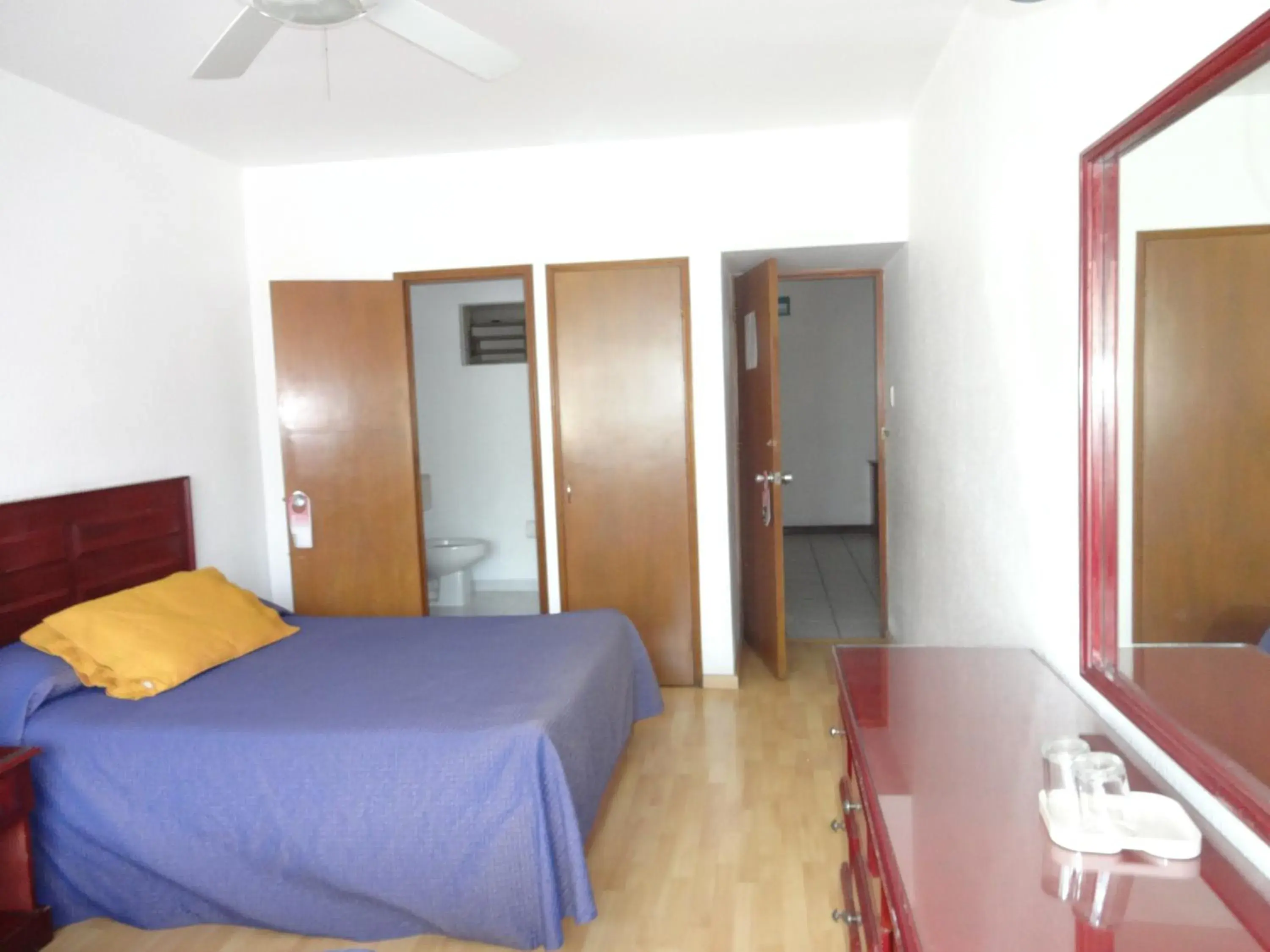 Photo of the whole room, Bed in Gala Oaxaca