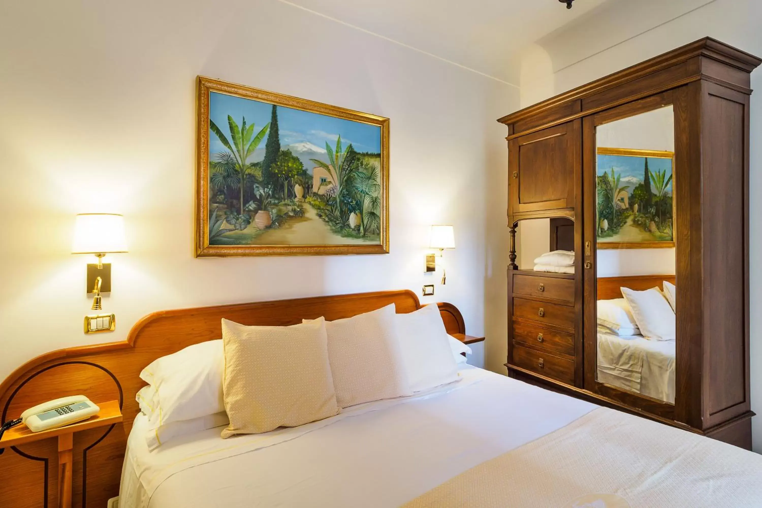 Bedroom, Bed in Hotel Villa Schuler