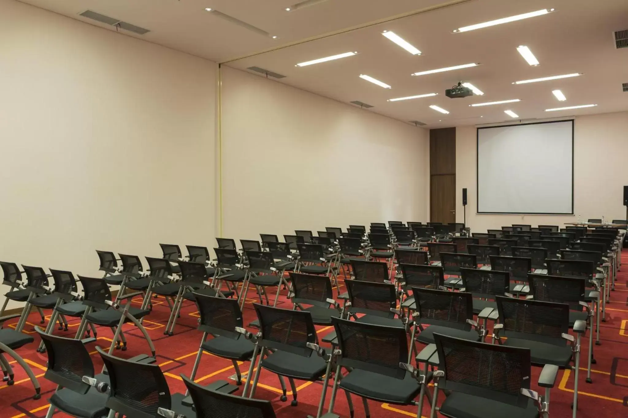 Meeting/conference room in Holiday Inn Express Jakarta Pluit Citygate, an IHG Hotel