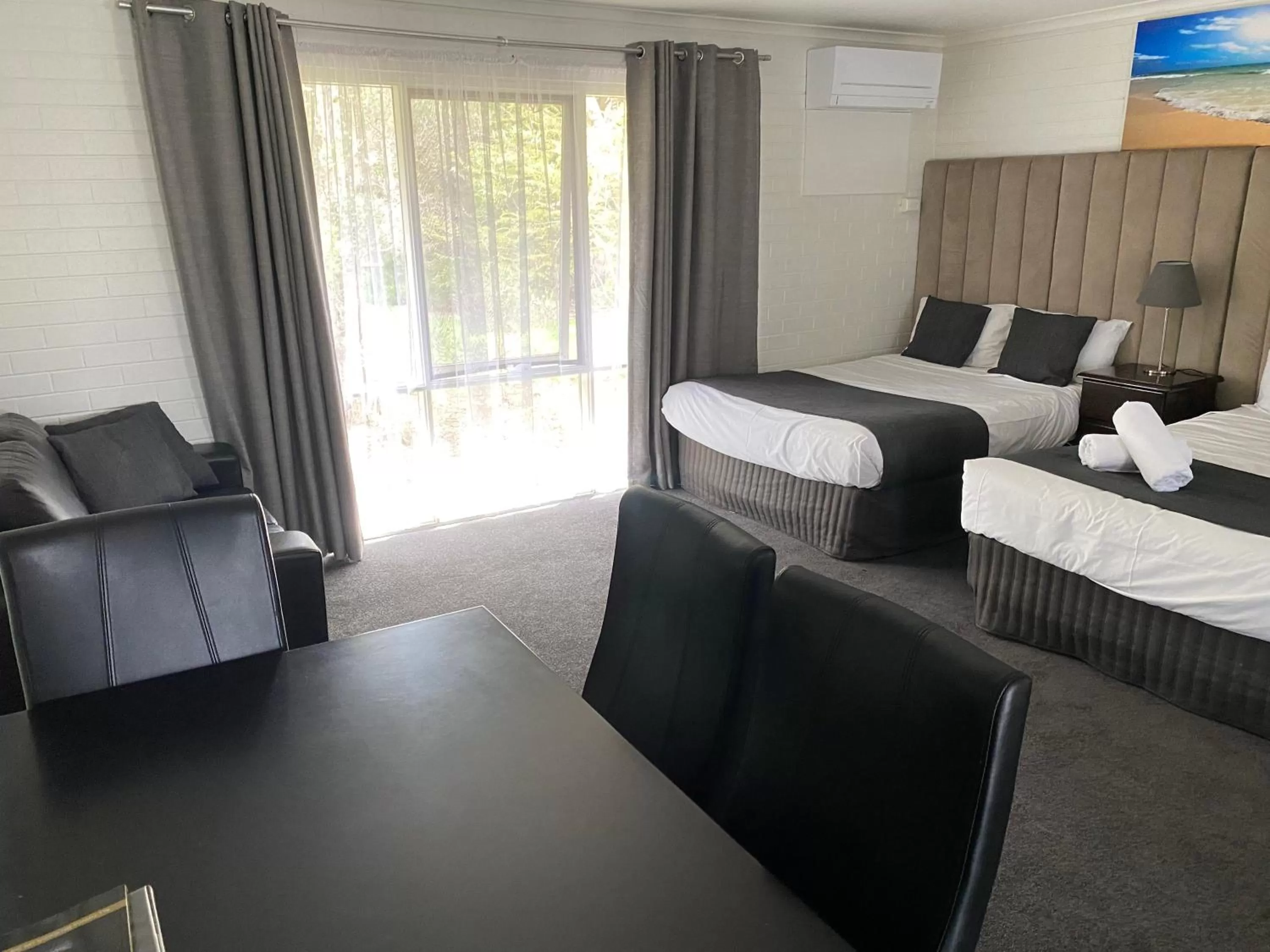 Bed in Frankston Motel