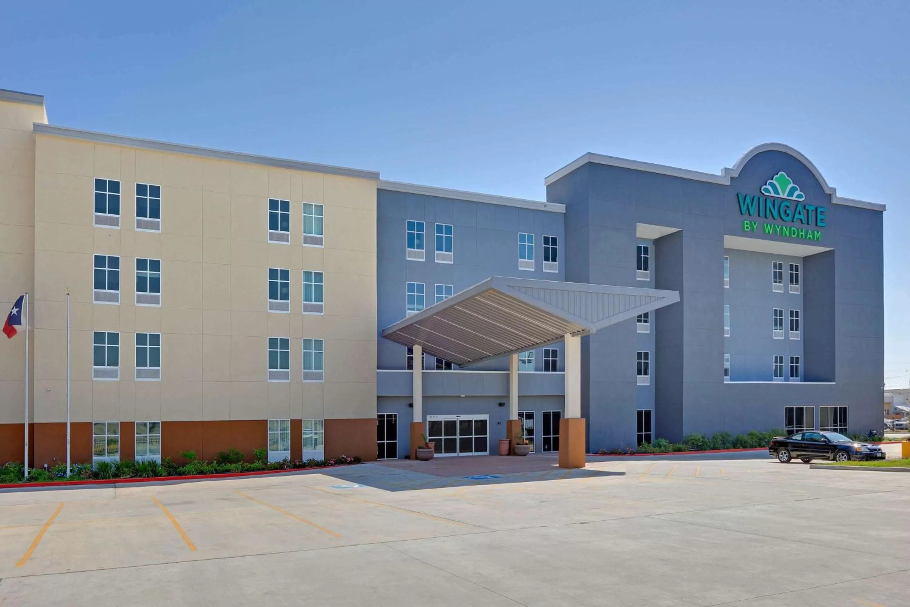 Property building in Wingate by Wyndham Corpus Christi