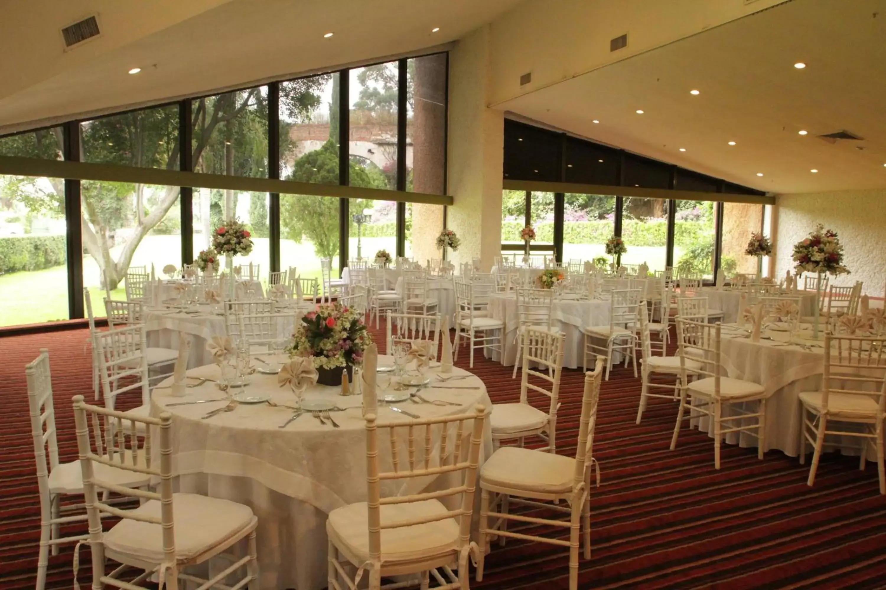 Meeting/conference room, Restaurant/Places to Eat in Marriott Puebla Hotel Meson del Angel