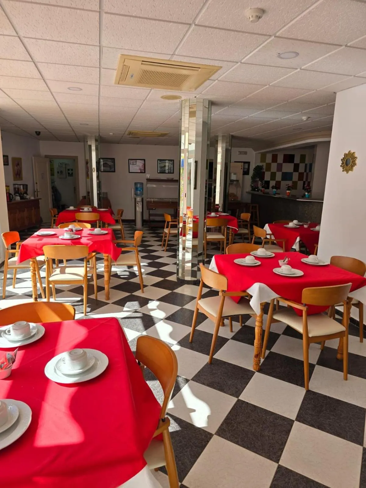 Restaurant/places to eat in Hotel Betania