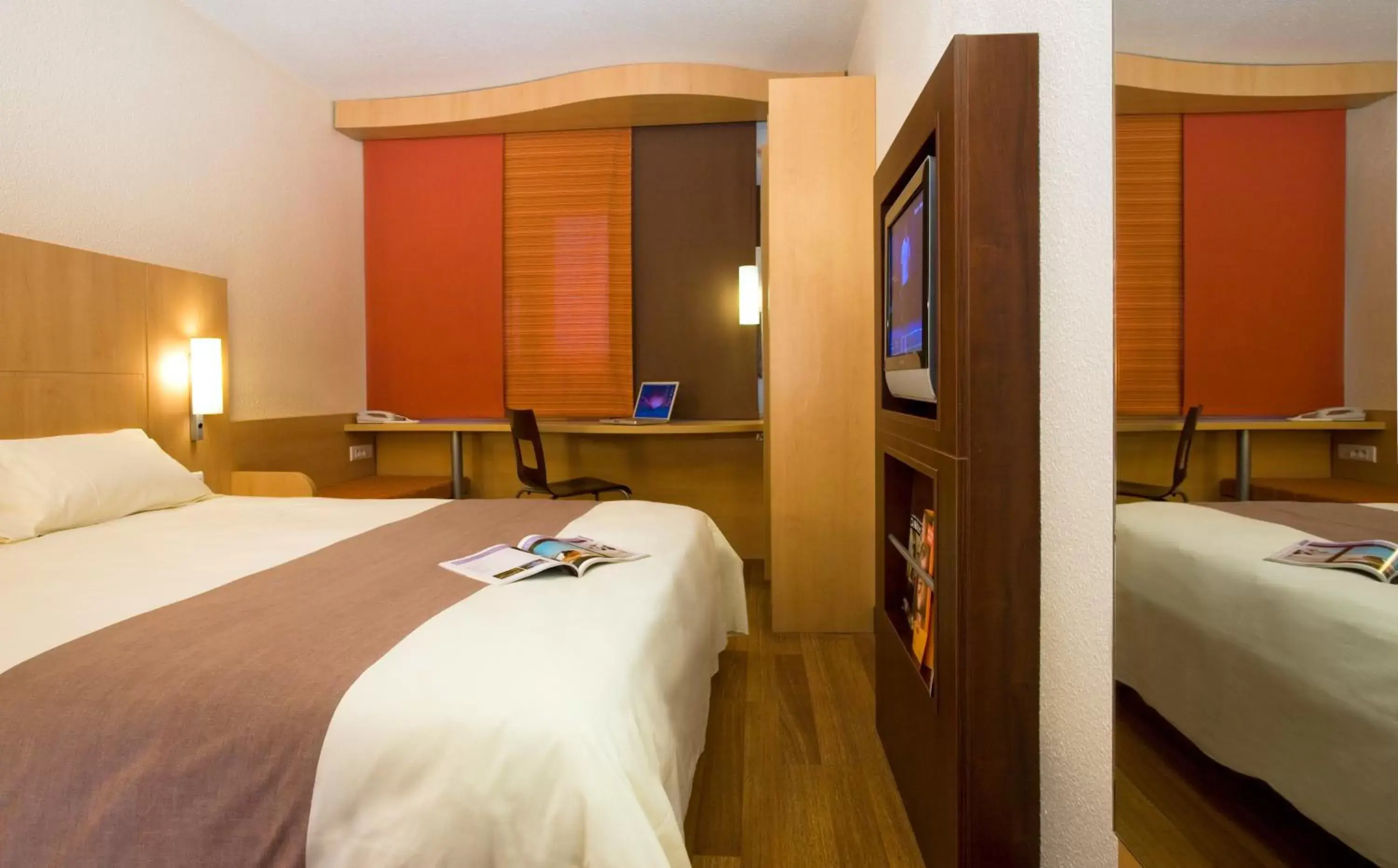 Photo of the whole room, Bed in Ibis San Luis Potosi
