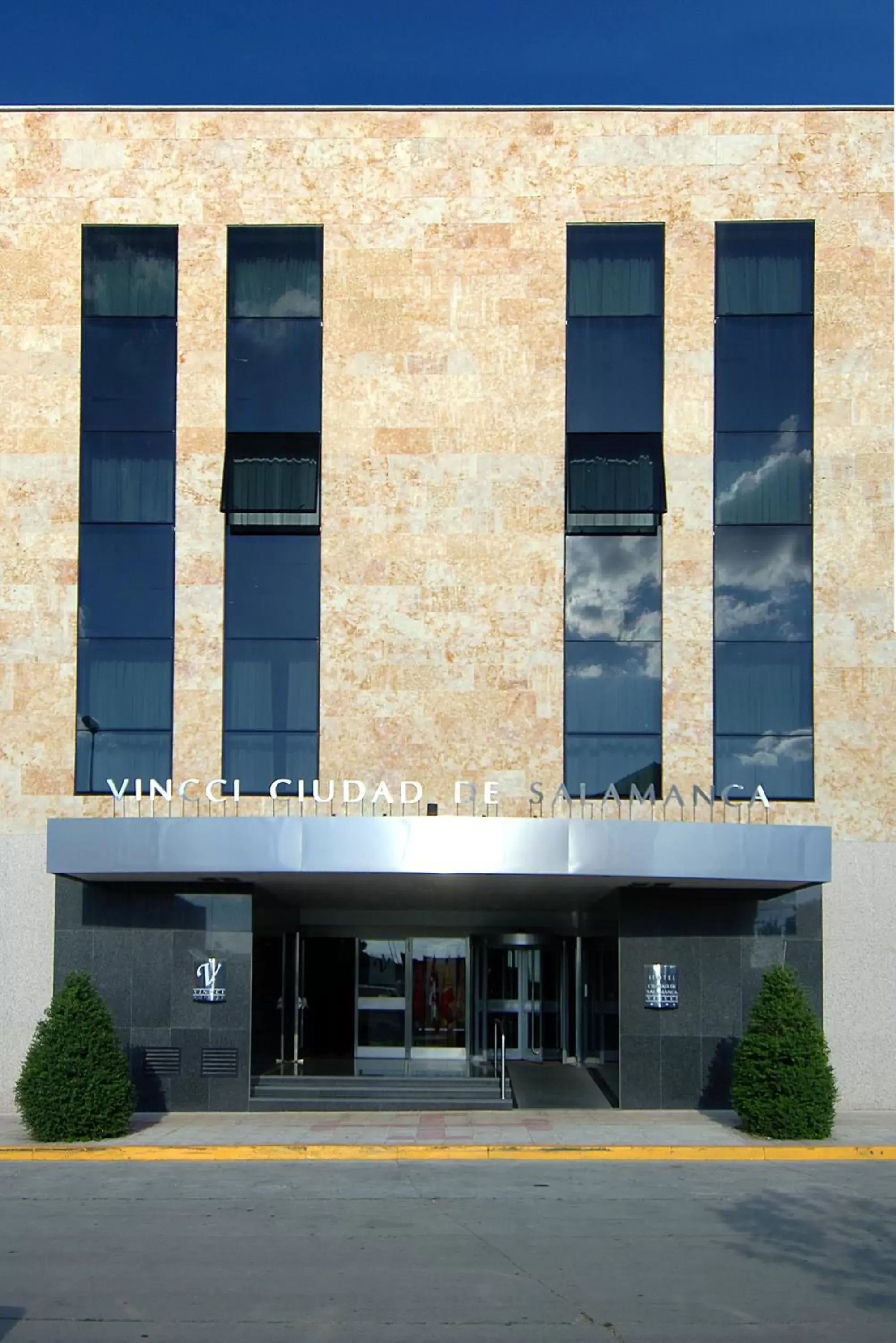 Facade/entrance, Property Building in Vincci Ciudad de Salamanca