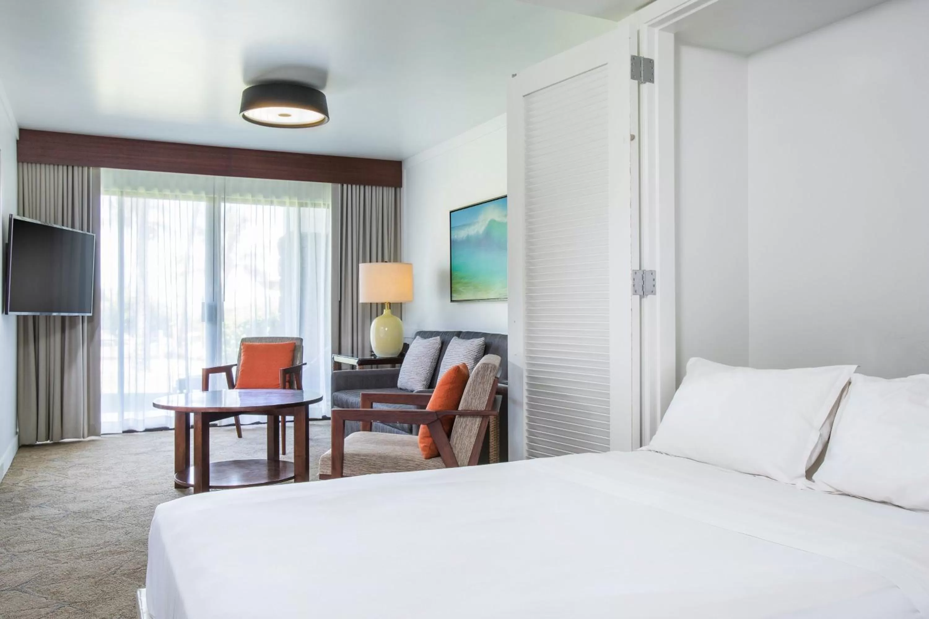 Bedroom, Bed in Sheraton Maui Resort & Spa