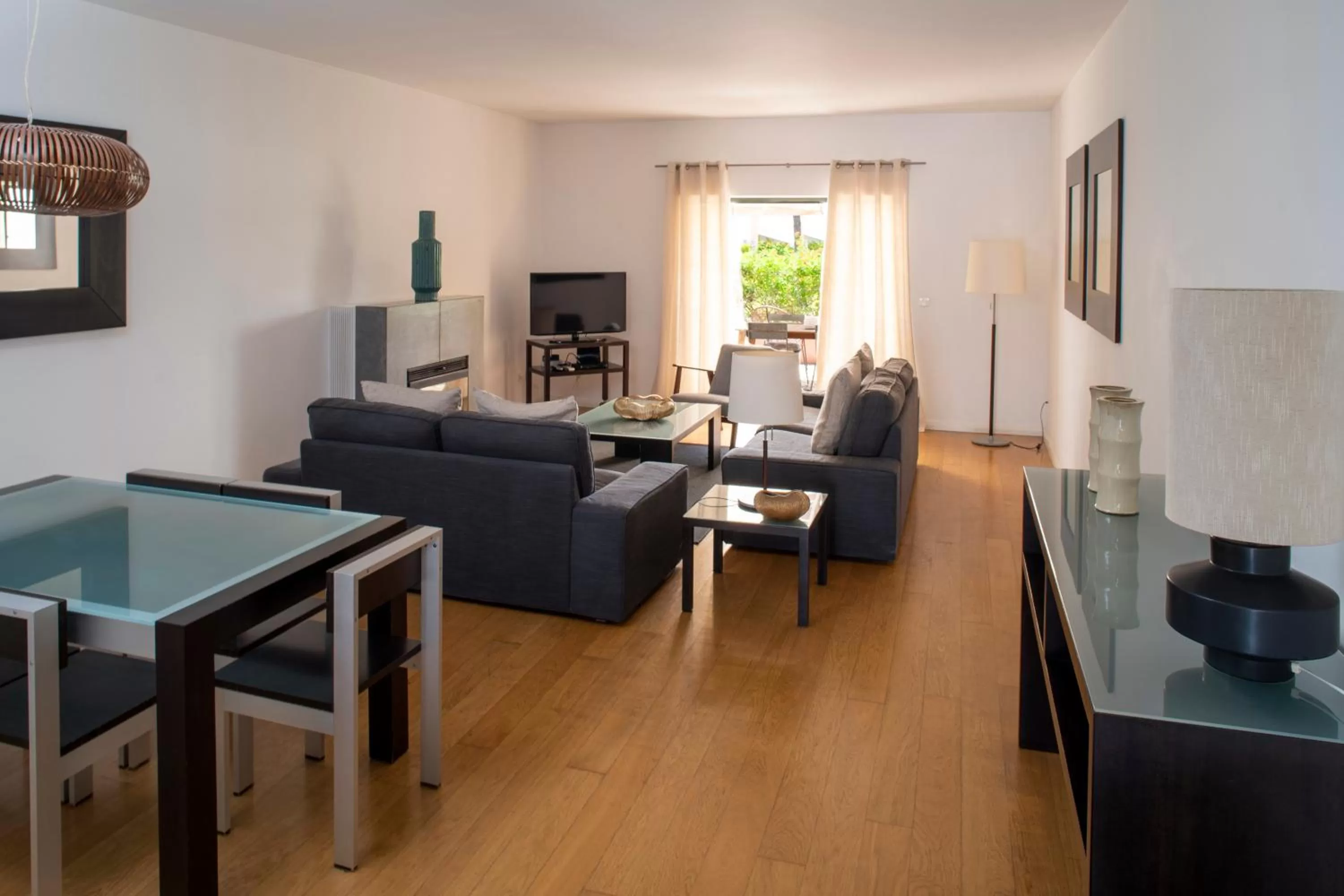 Communal lounge/ TV room in Vila Bicuda Resort