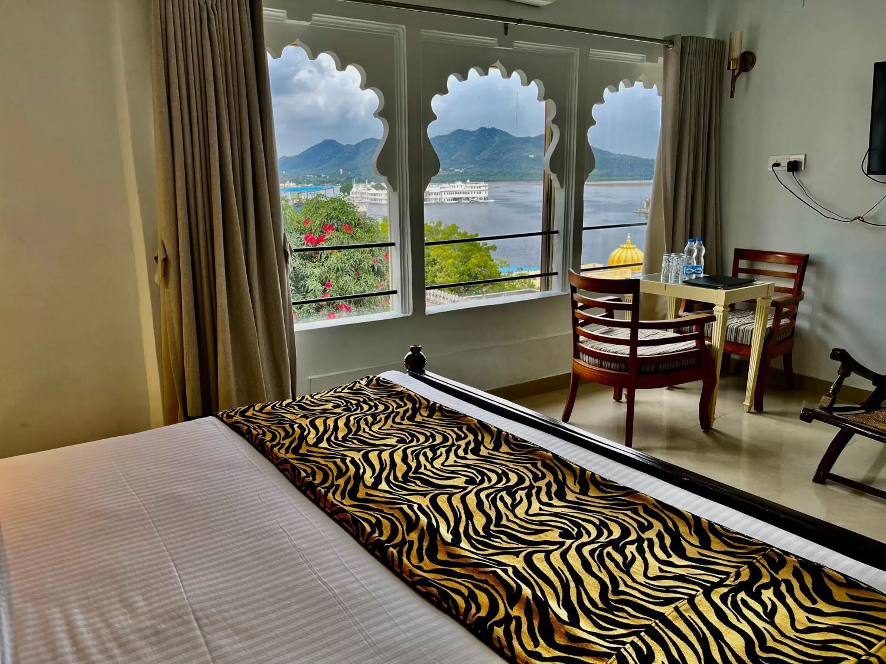 View (from property/room), Bed in Hotel The Tiger