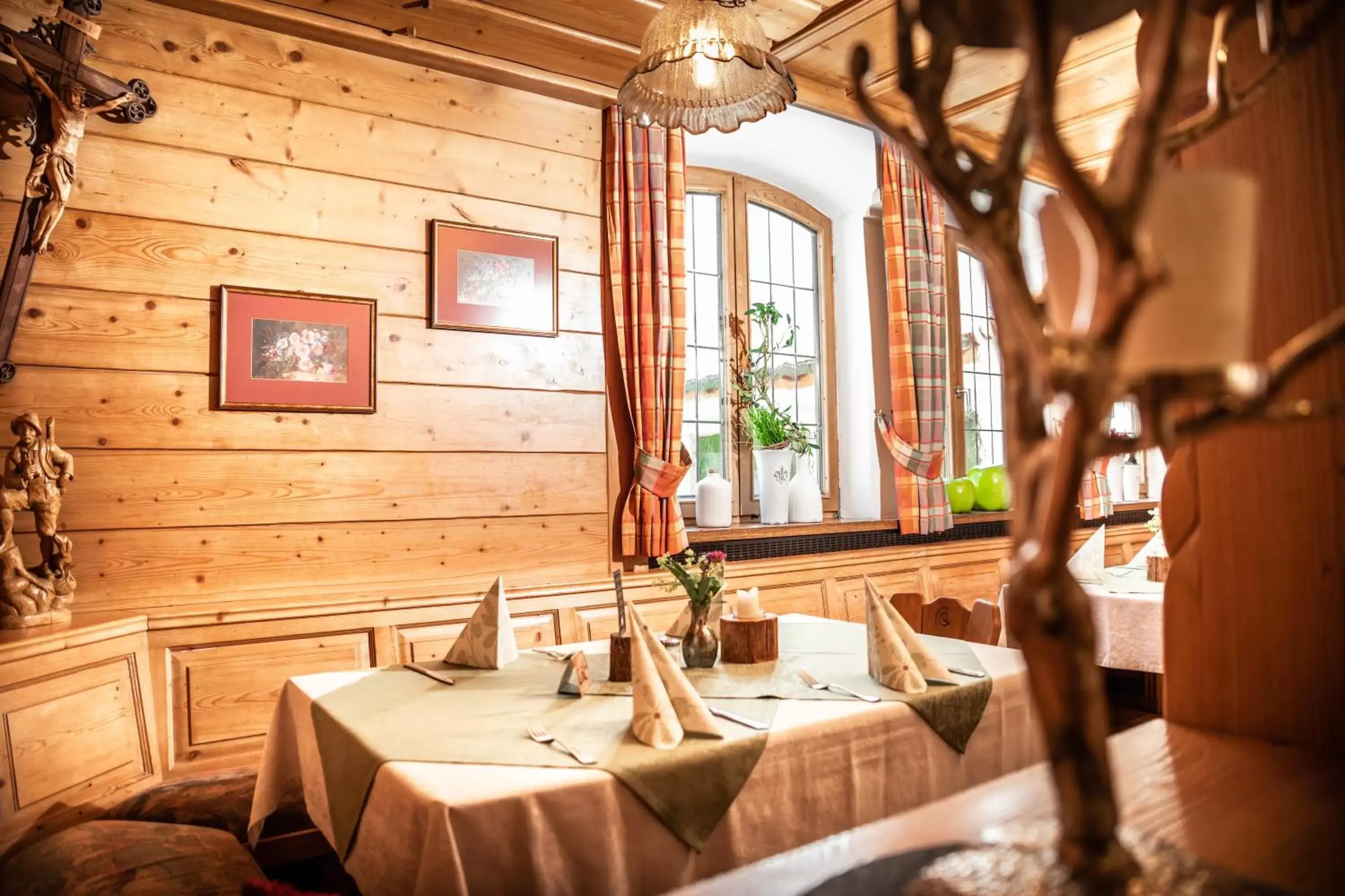 Restaurant/Places to Eat in Gasthof Adler