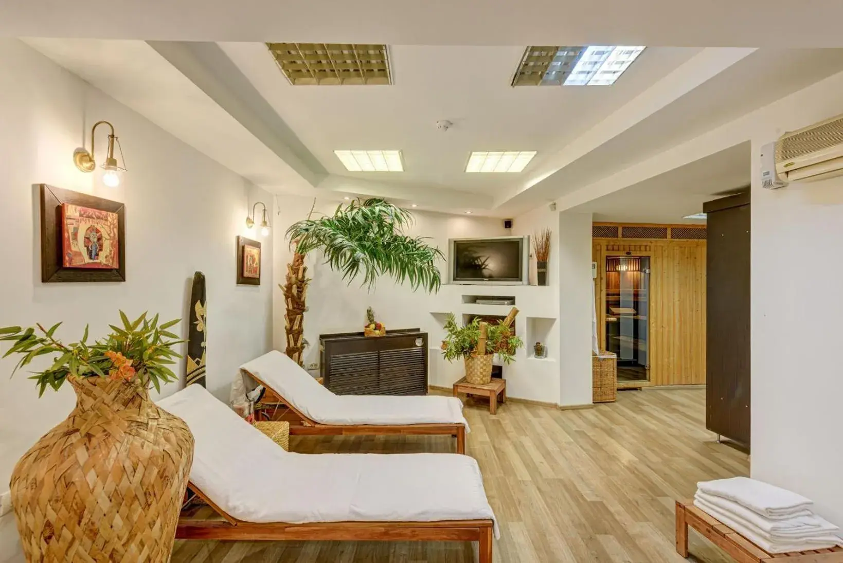 Spa and wellness centre/facilities in MOXA Bucharest Boutique Hotel